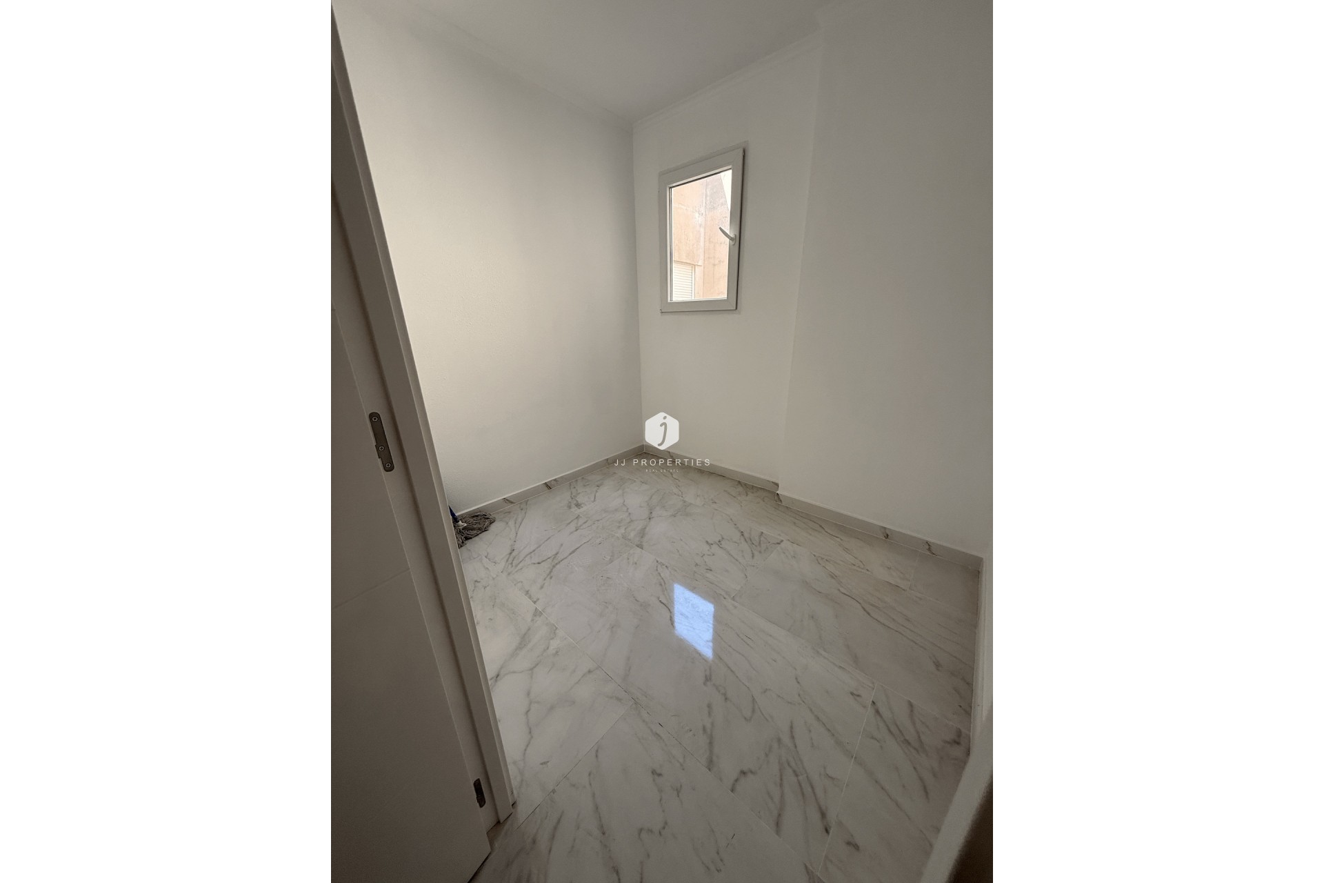 D'occasion - Appartement -
Torrevieja - Costa Blanca