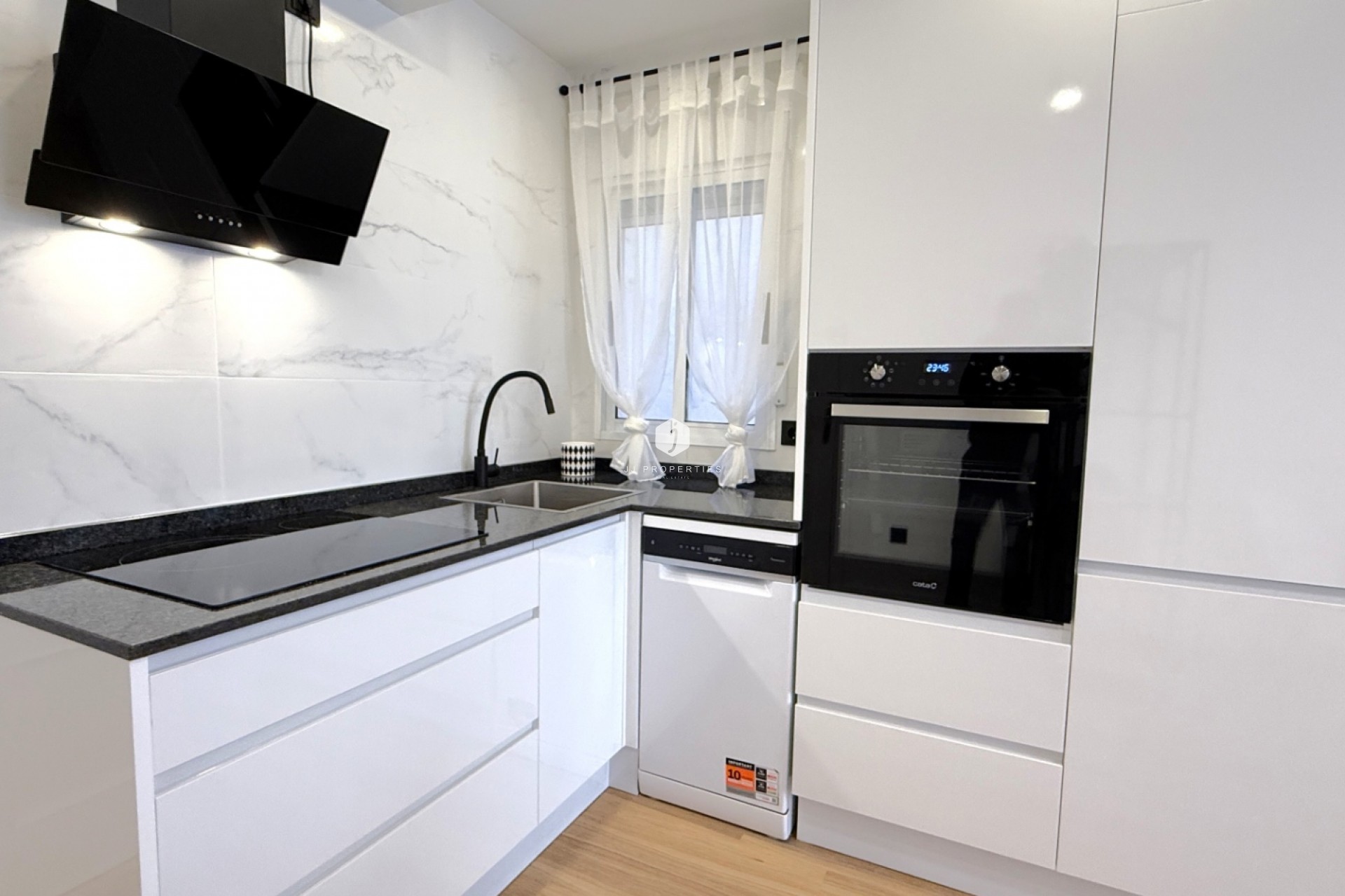D'occasion - Appartement -
Torrevieja - Costa Blanca
