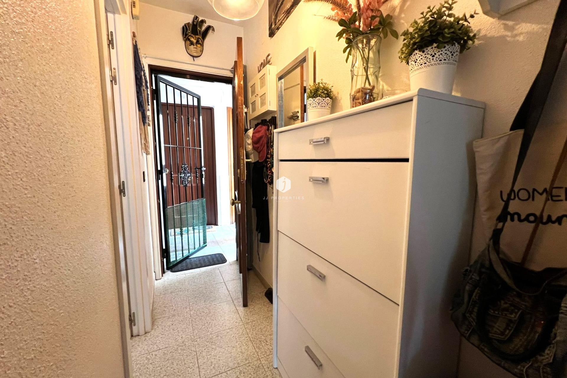 D'occasion - Appartement -
Torrevieja - El molino