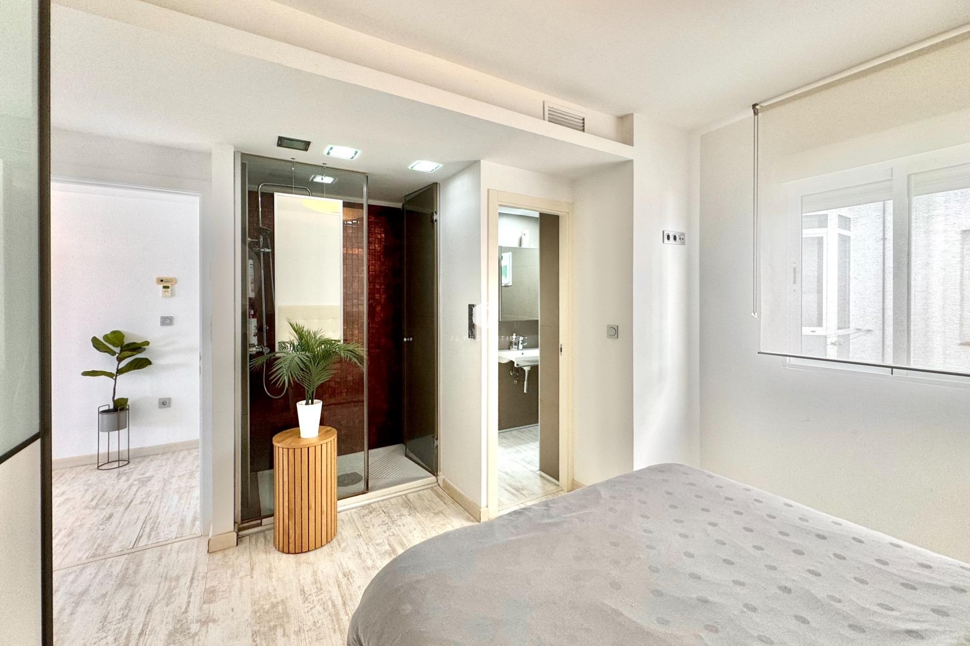 D'occasion - Appartement -
Torrevieja - Estacion de autobuses