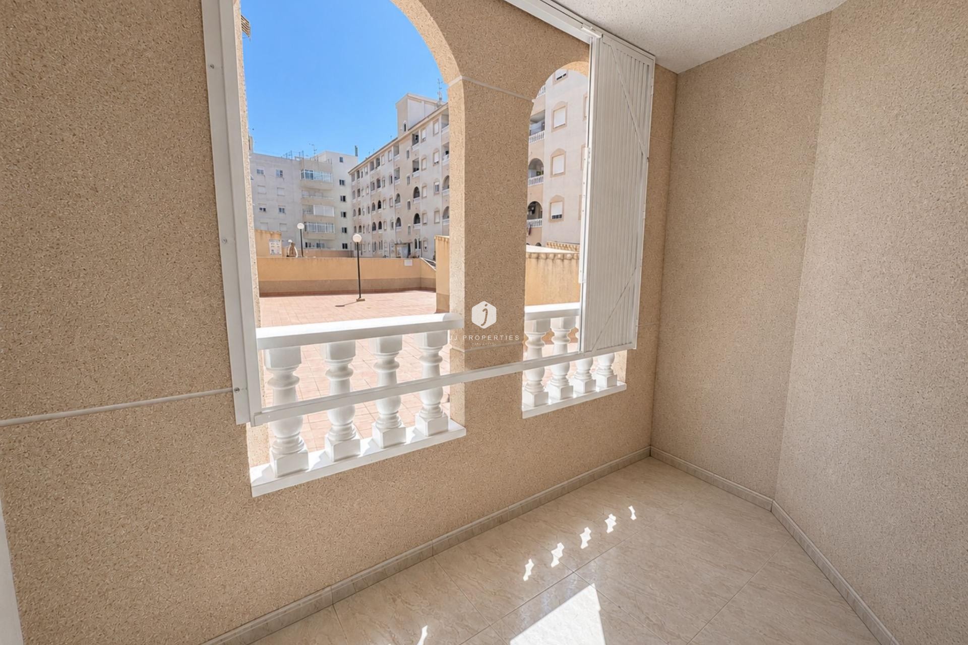D'occasion - Appartement -
Torrevieja - Estacion de autobuses
