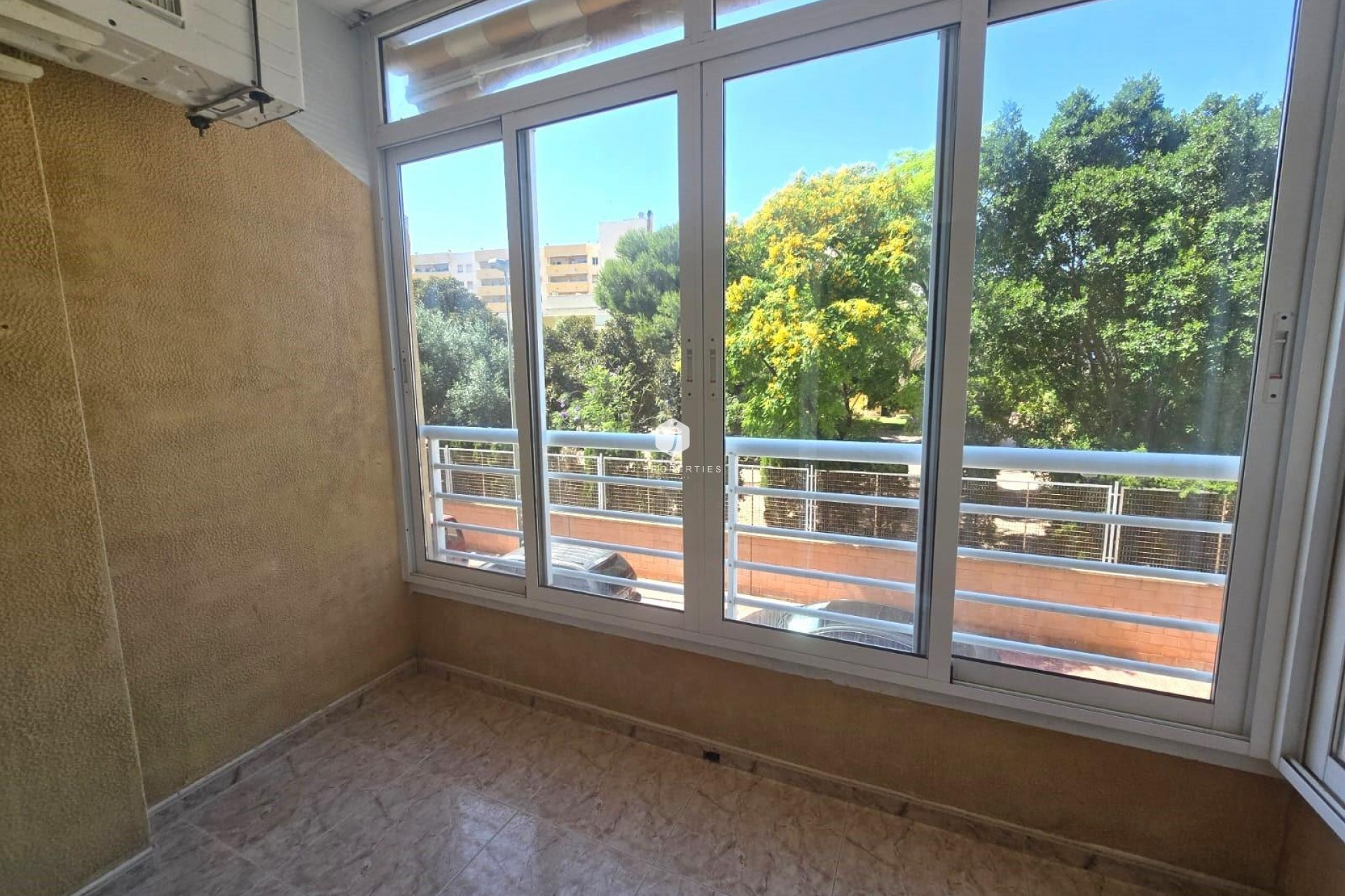 D'occasion - Appartement -
Torrevieja - Habaneras