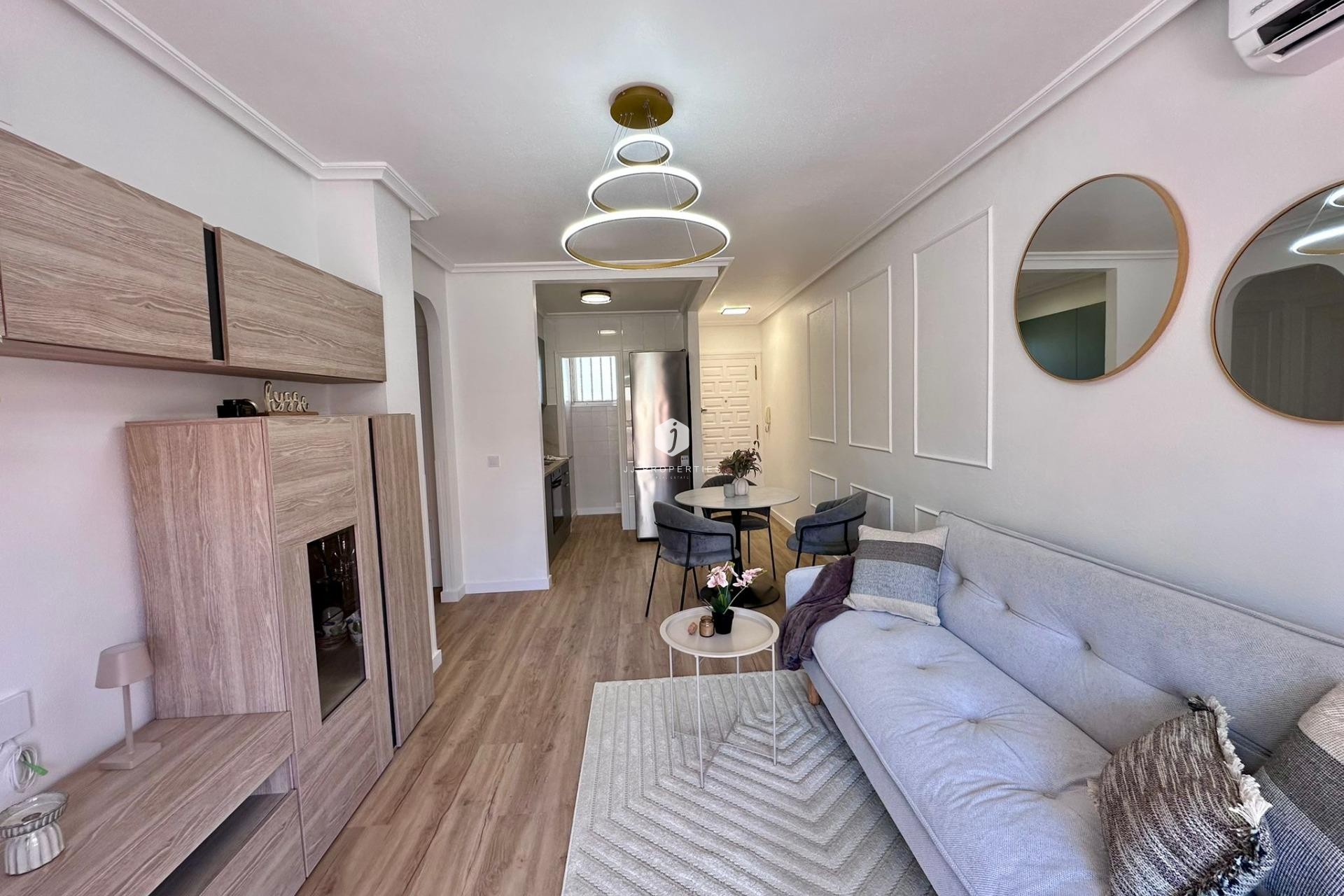 D'occasion - Appartement -
Torrevieja - Habaneras
