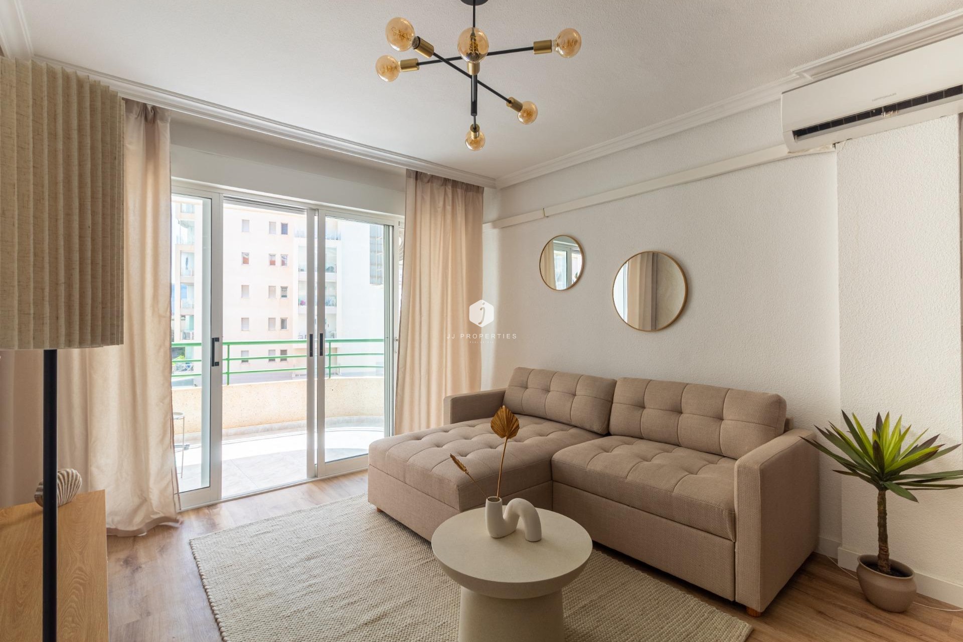 D'occasion - Appartement -
Torrevieja - La Mata Pueblo