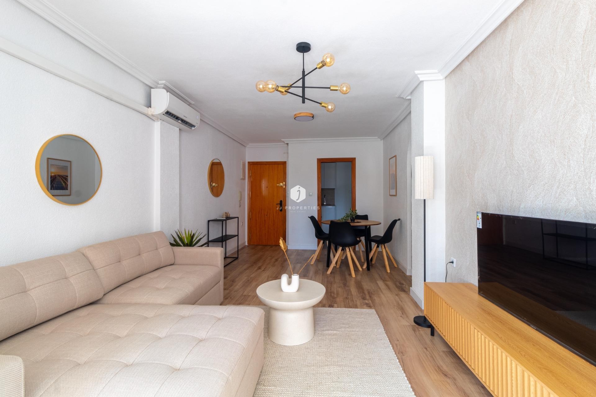 D'occasion - Appartement -
Torrevieja - La Mata Pueblo