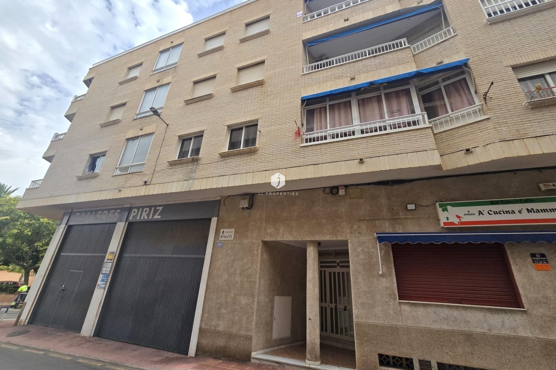 D'occasion - Appartement -
Torrevieja - La Mata Pueblo