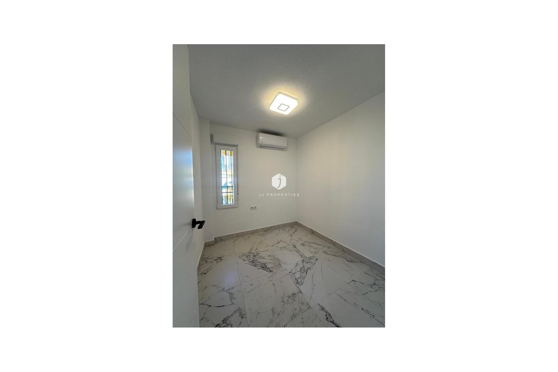 D'occasion - Appartement -
Torrevieja - La veleta