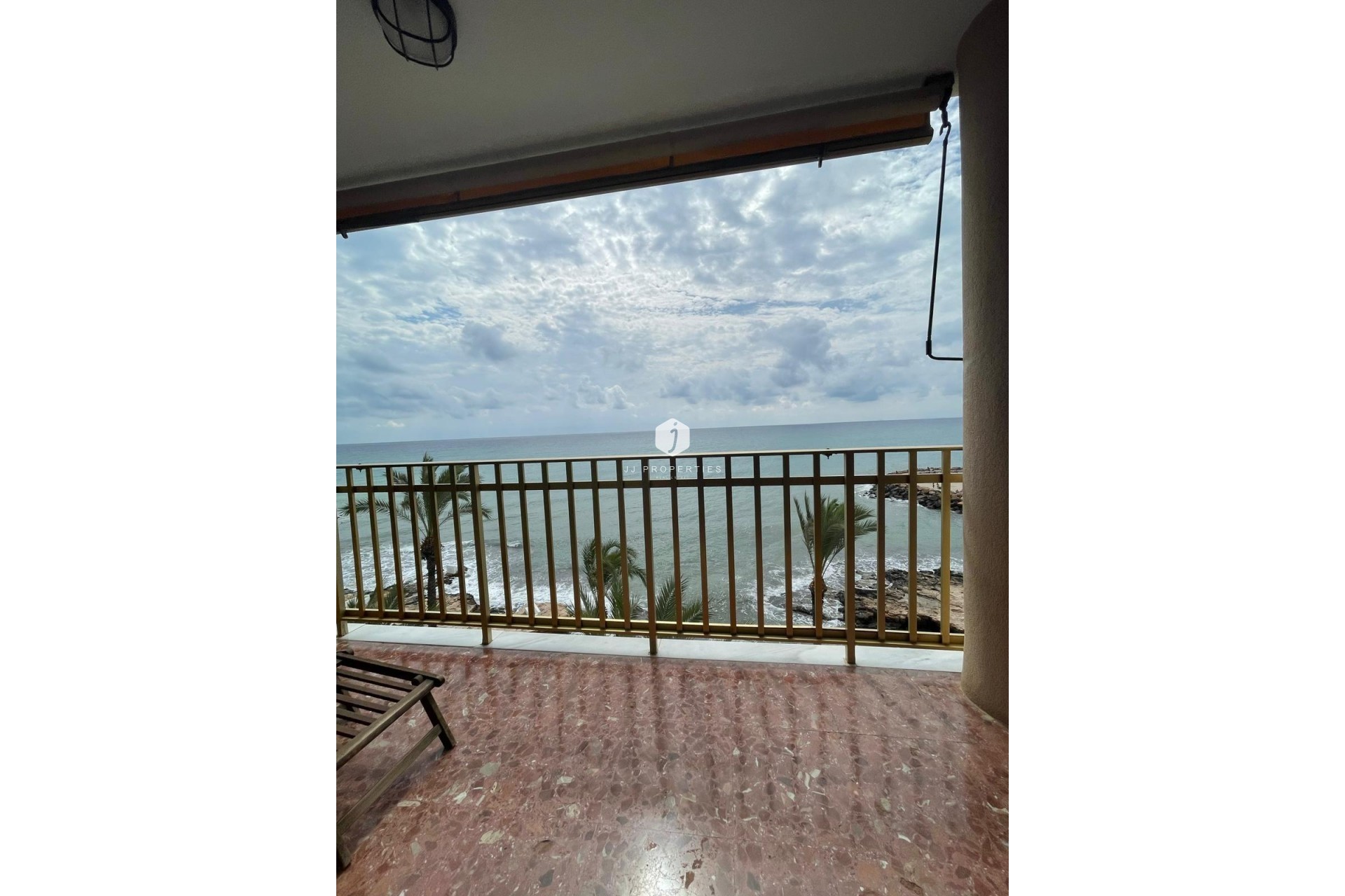 D'occasion - Appartement -
Torrevieja - Las Piscinas Naturales