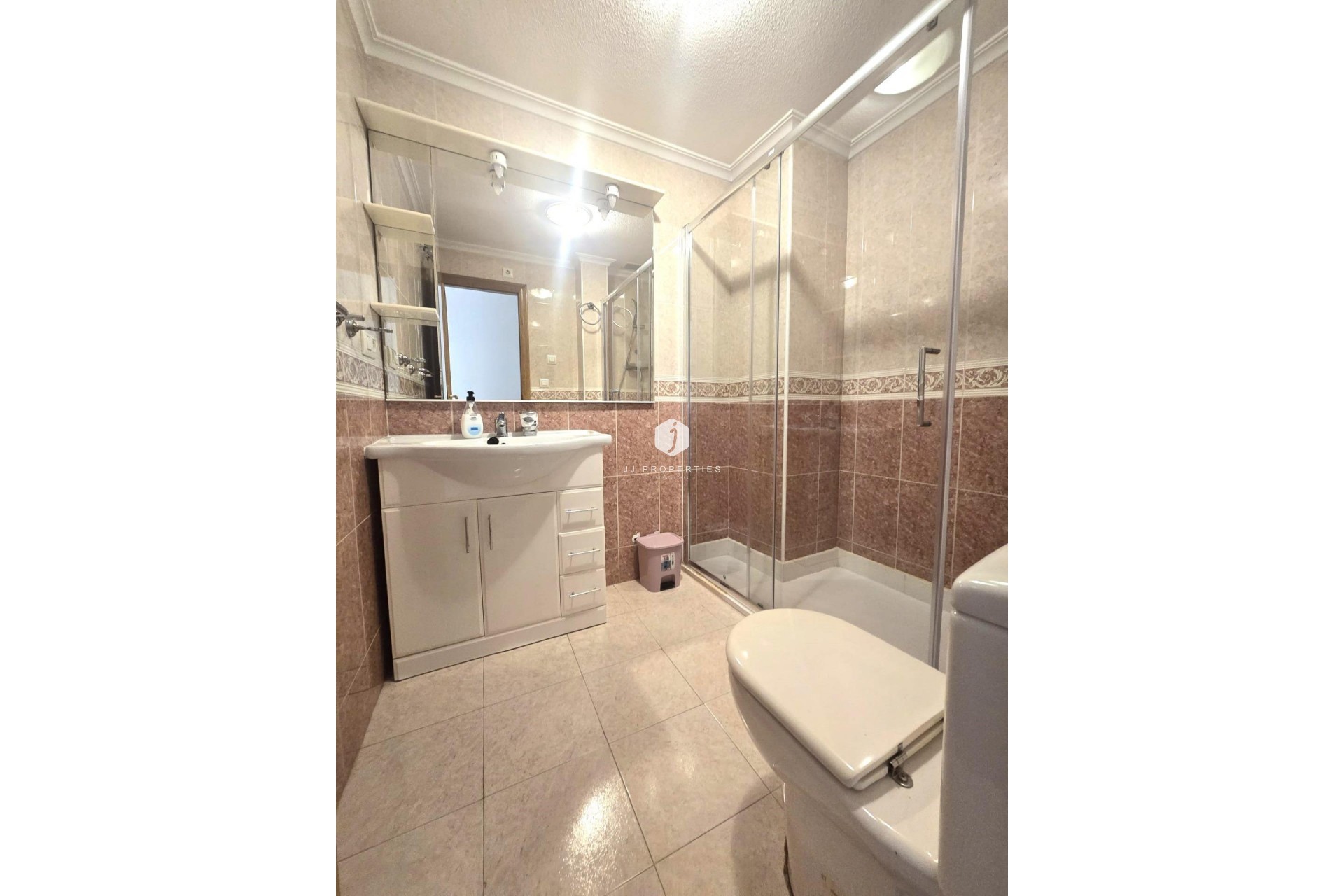 D'occasion - Appartement -
Torrevieja - Las Piscinas Naturales