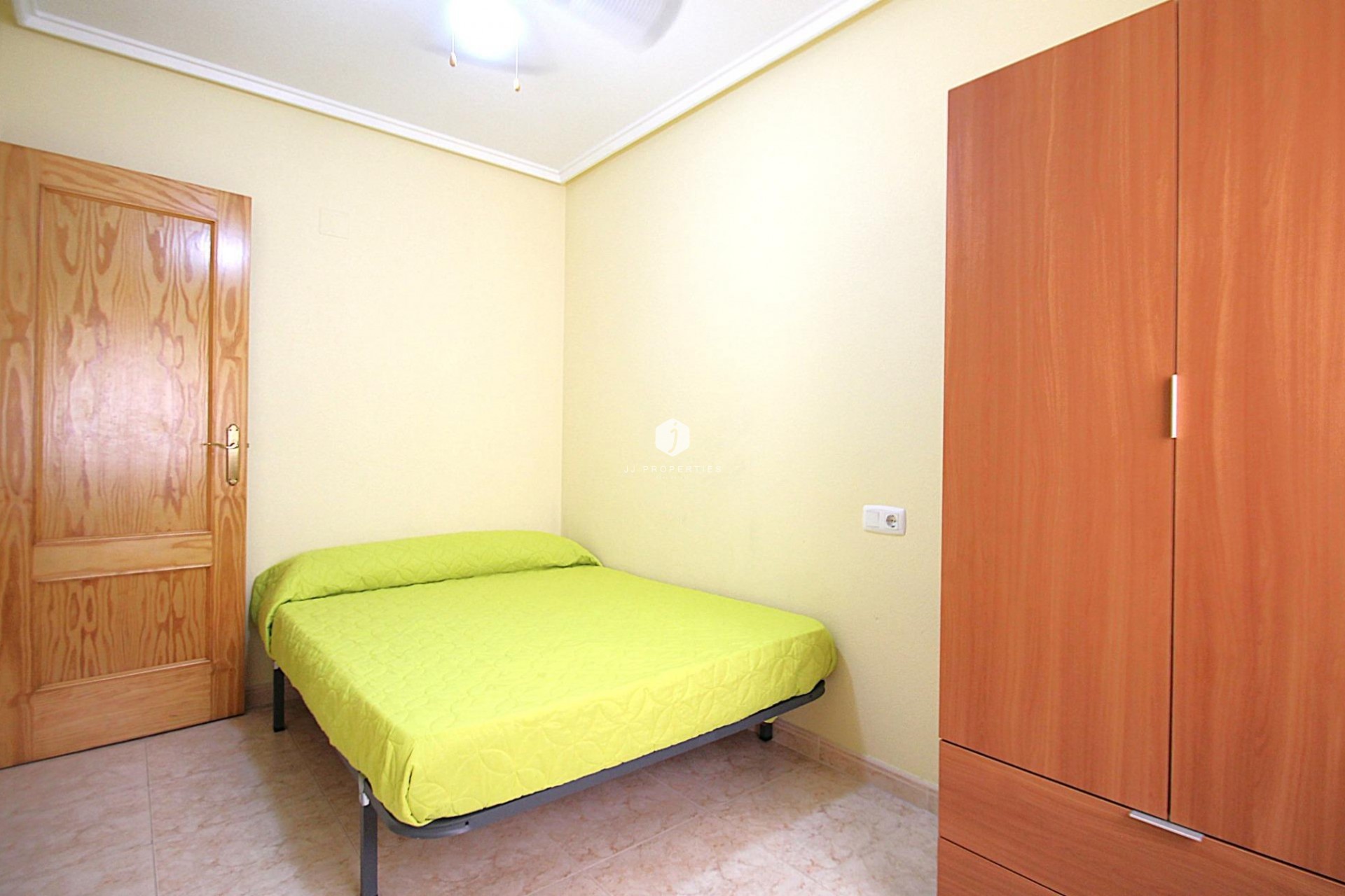 D'occasion - Appartement -
Torrevieja - Las Piscinas Naturales