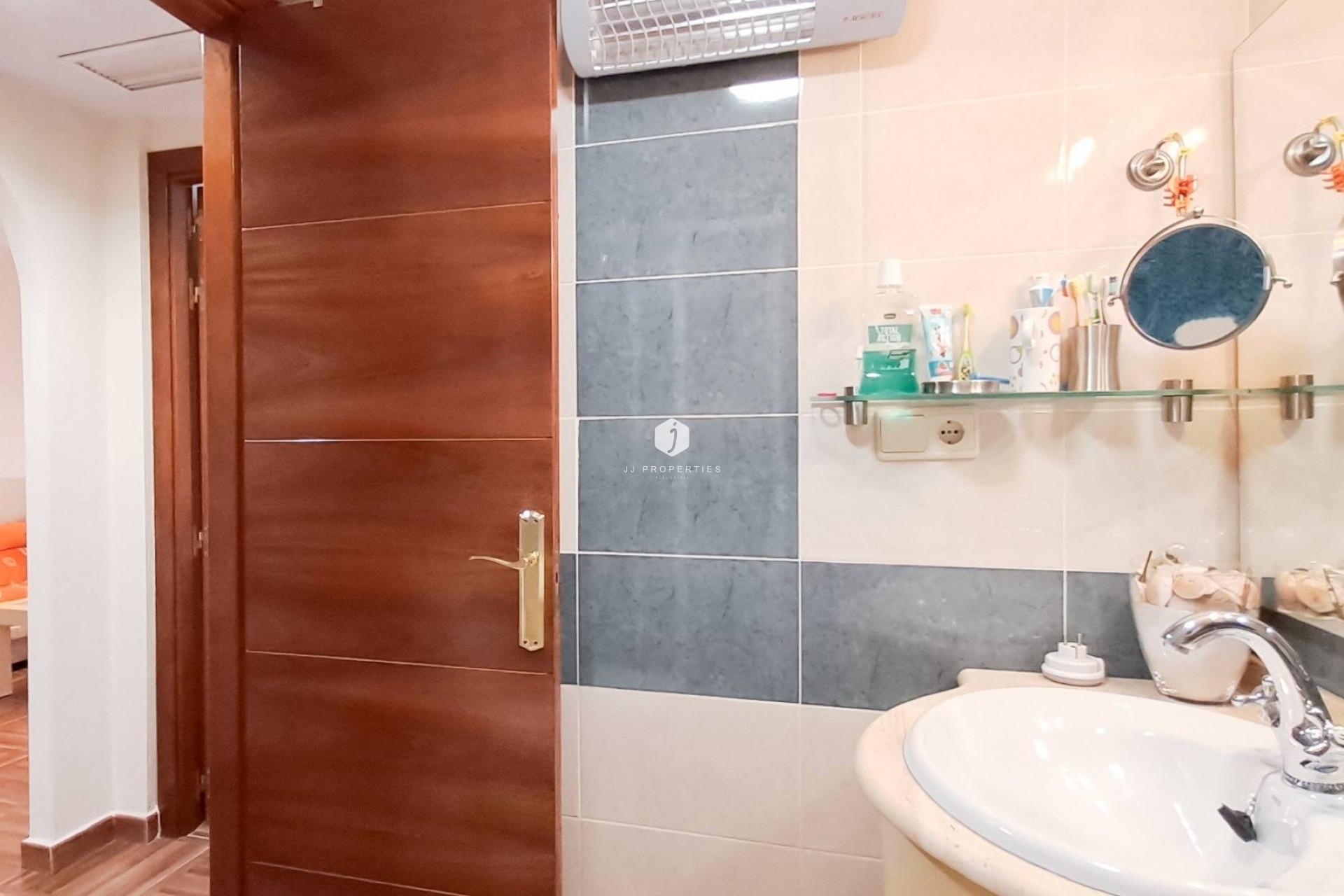 D'occasion - Appartement -
Torrevieja - Parque Acuático - Sector 25