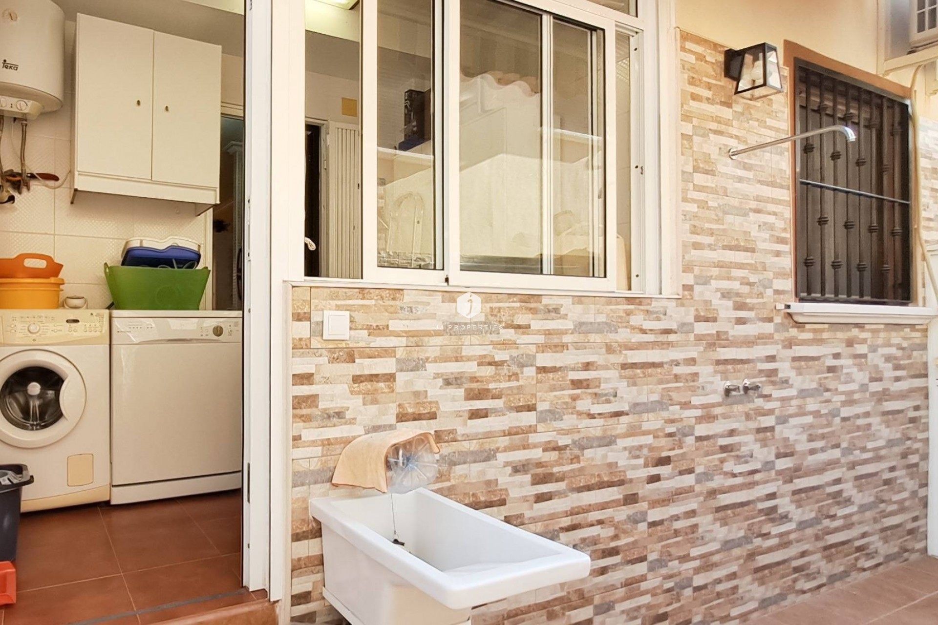 D'occasion - Appartement -
Torrevieja - Parque Acuático - Sector 25