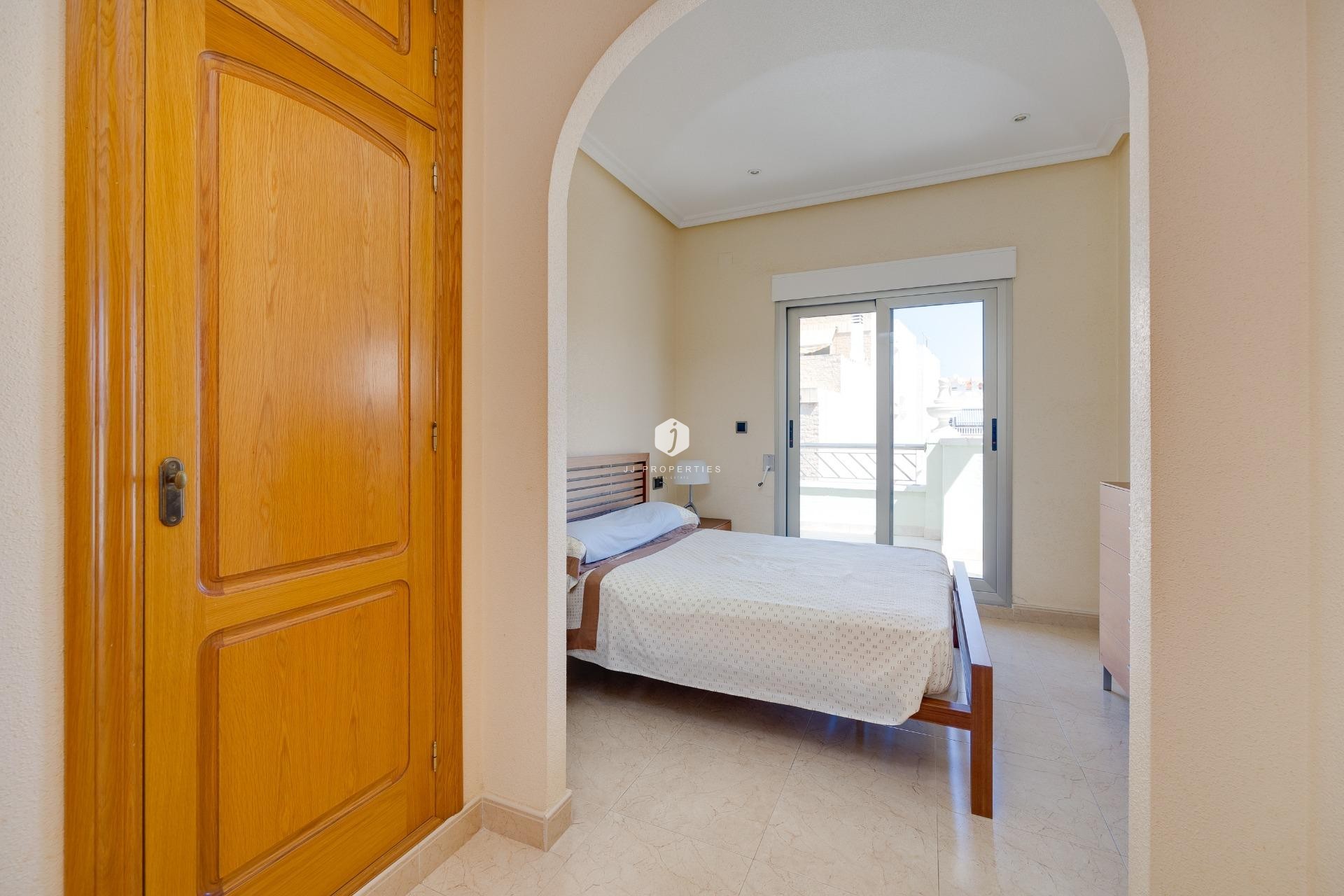 D'occasion - Appartement -
Torrevieja - Paseo maritimo