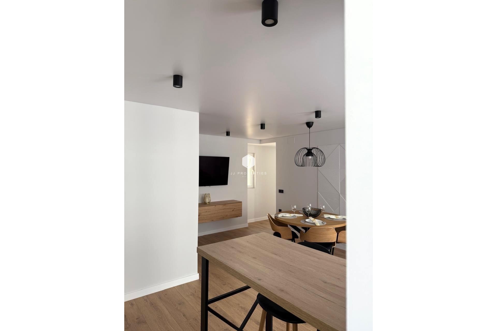 D'occasion - Appartement -
Torrevieja - Paseo maritimo