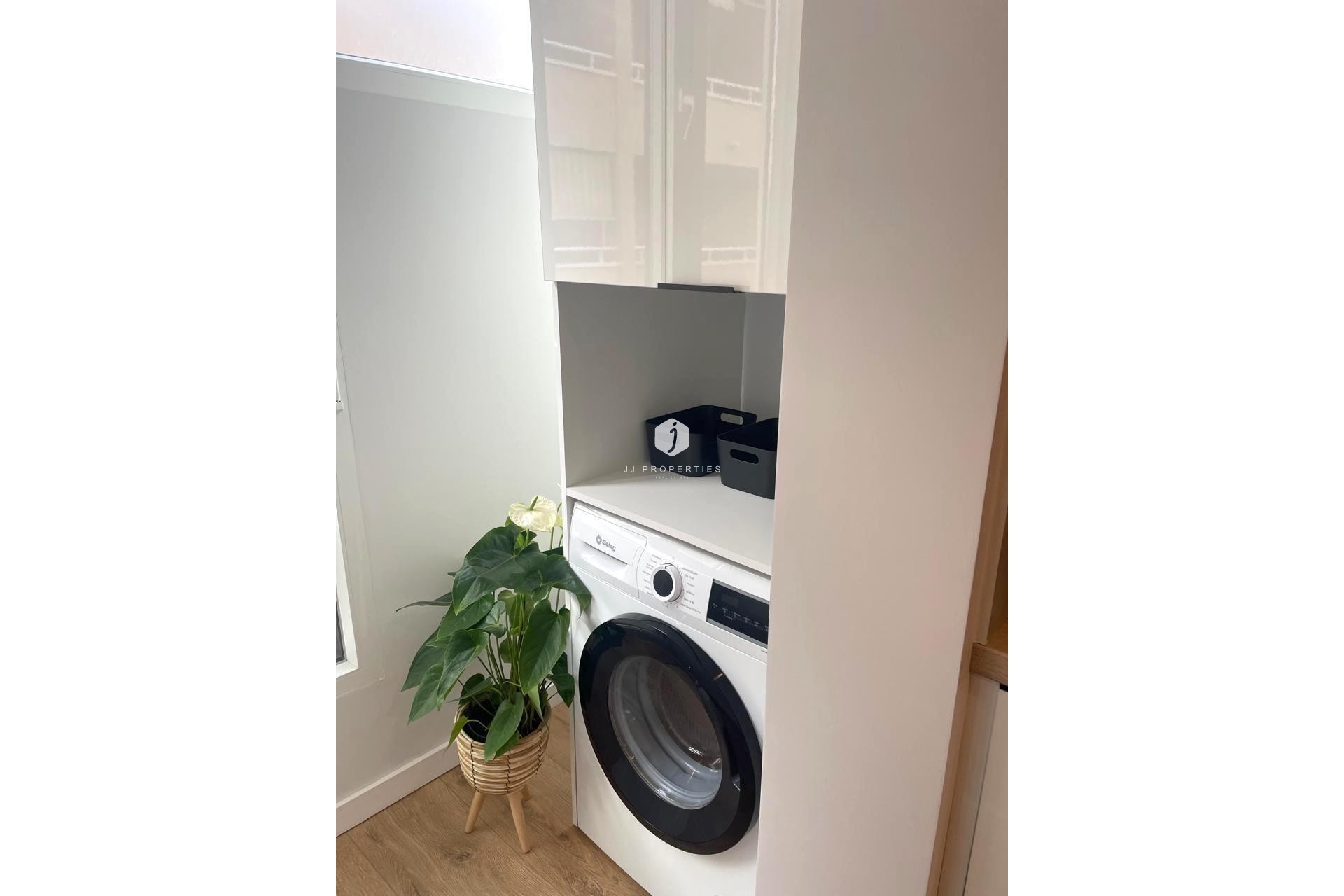 D'occasion - Appartement -
Torrevieja - Paseo maritimo