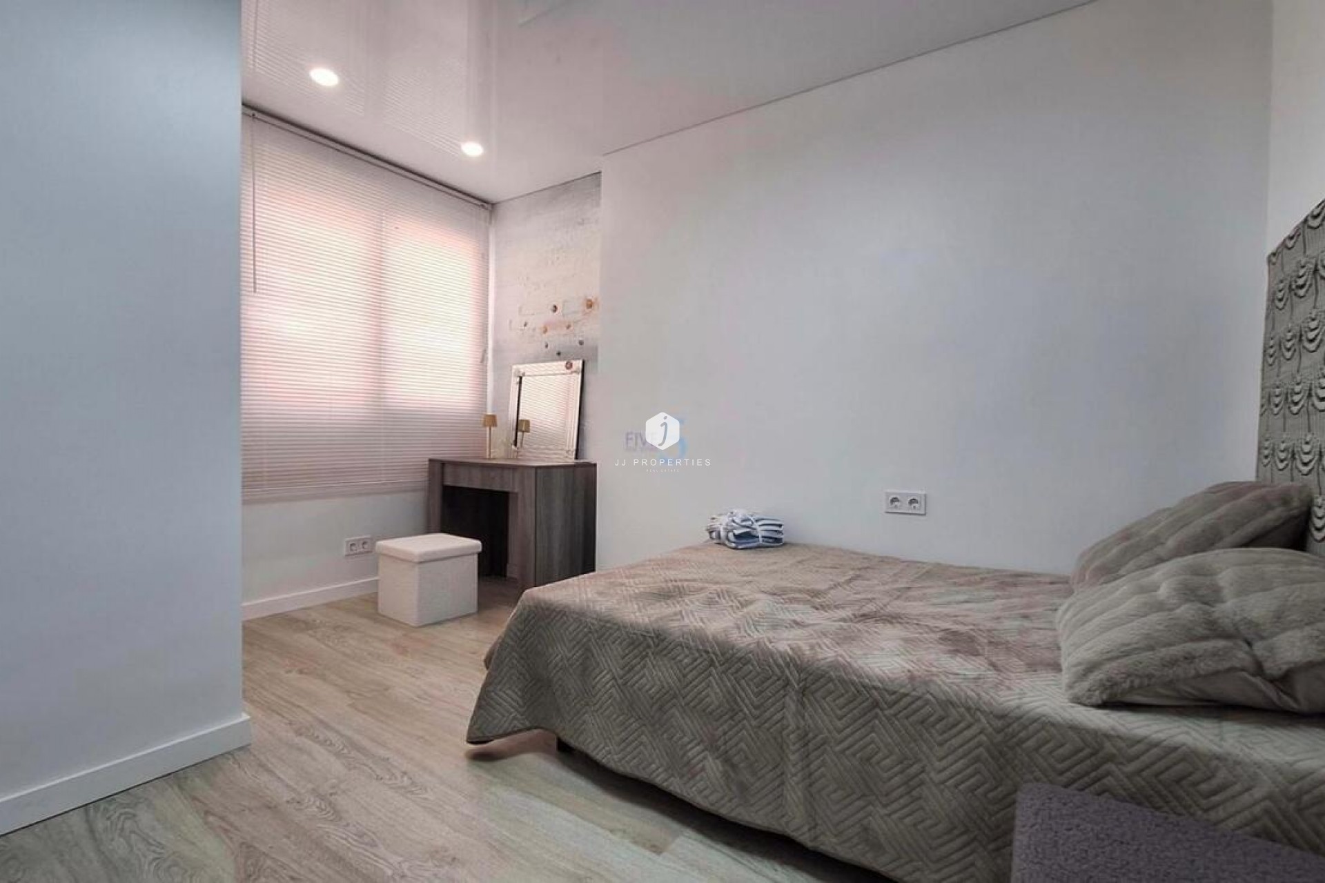 D'occasion - Appartement -
Torrevieja - Playa Acecion