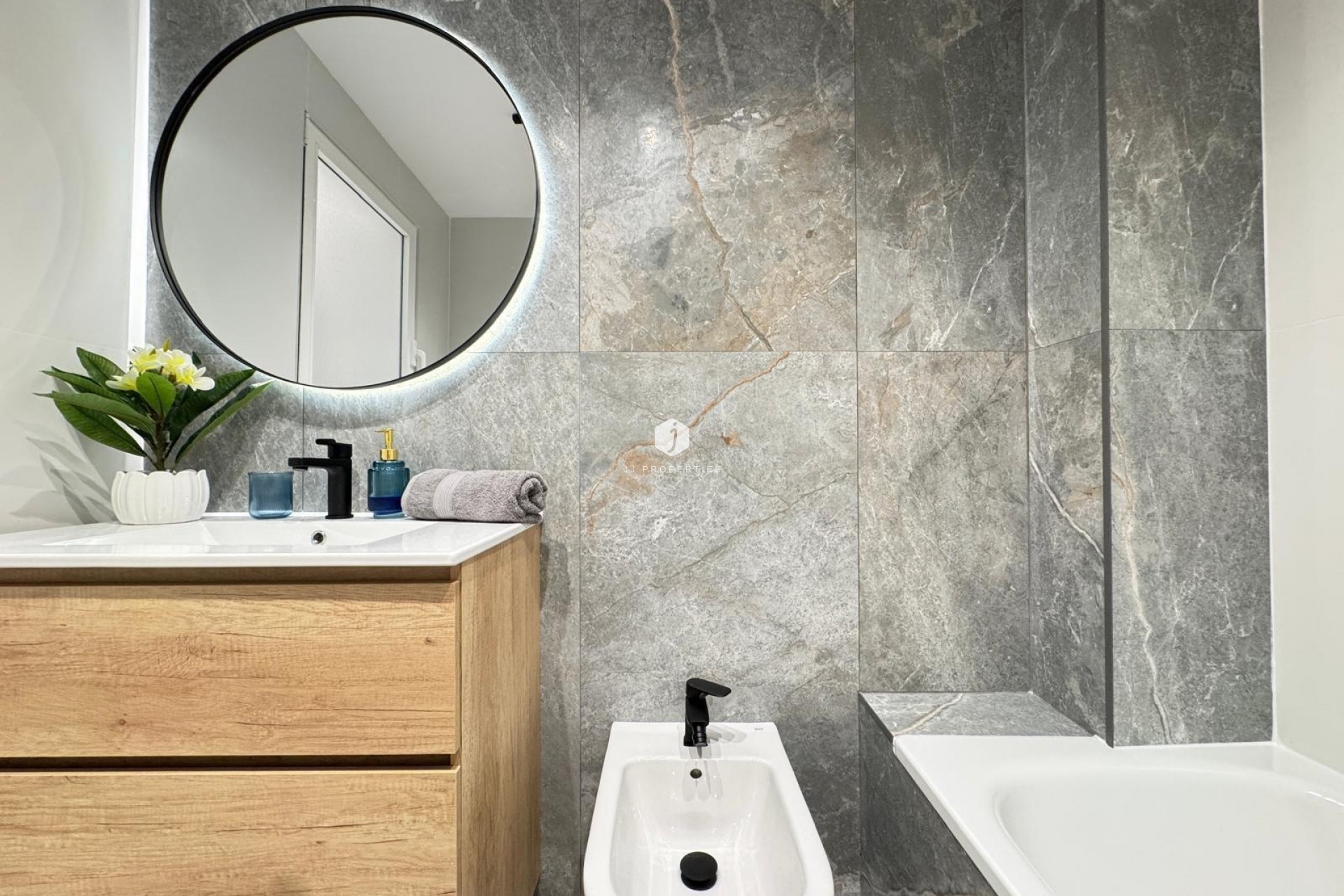 D'occasion - Appartement -
Torrevieja - Playa de los Locos