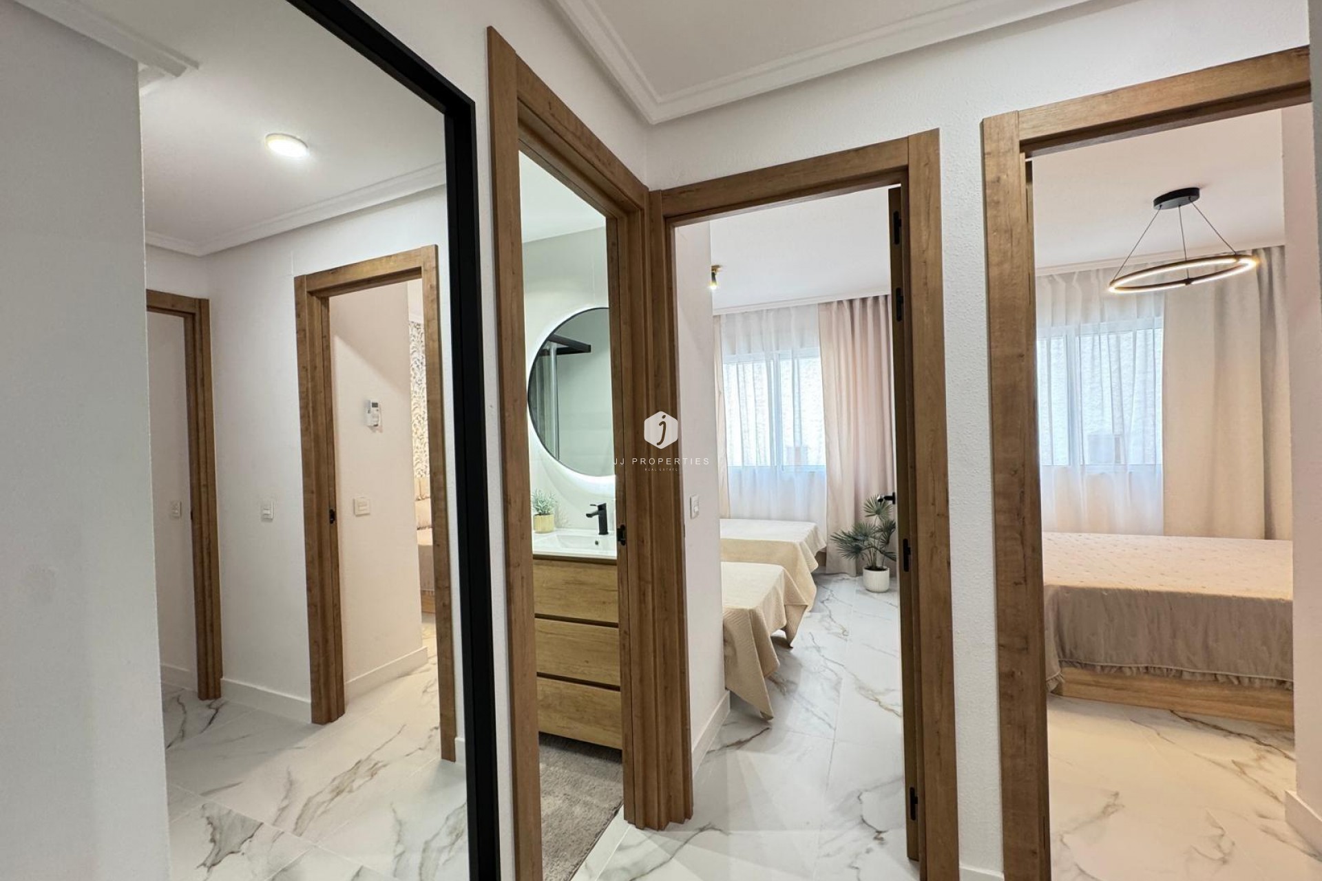 D'occasion - Appartement -
Torrevieja - Playa de los Locos