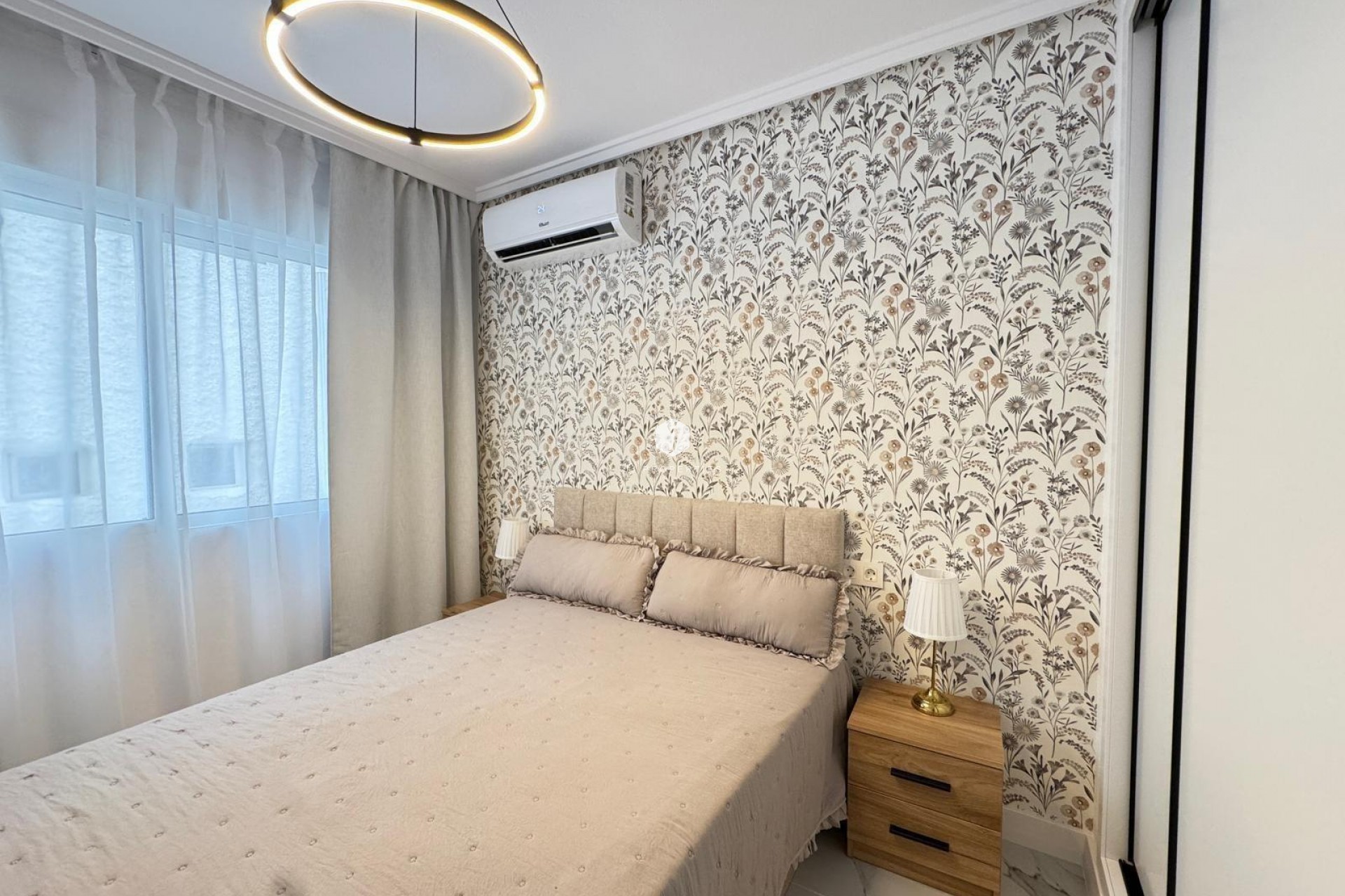 D'occasion - Appartement -
Torrevieja - Playa de los Locos