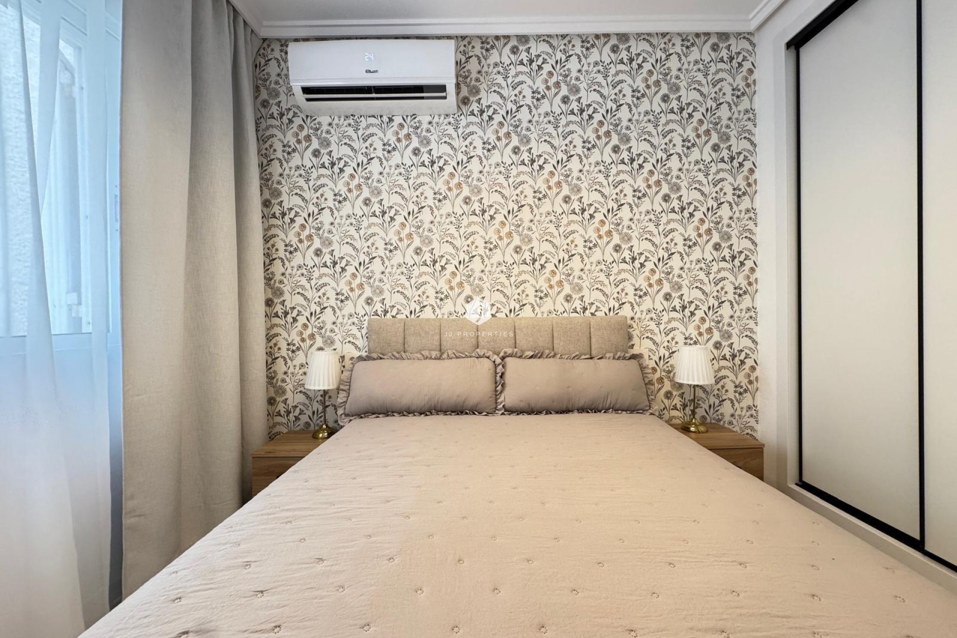 D'occasion - Appartement -
Torrevieja - Playa de los Locos