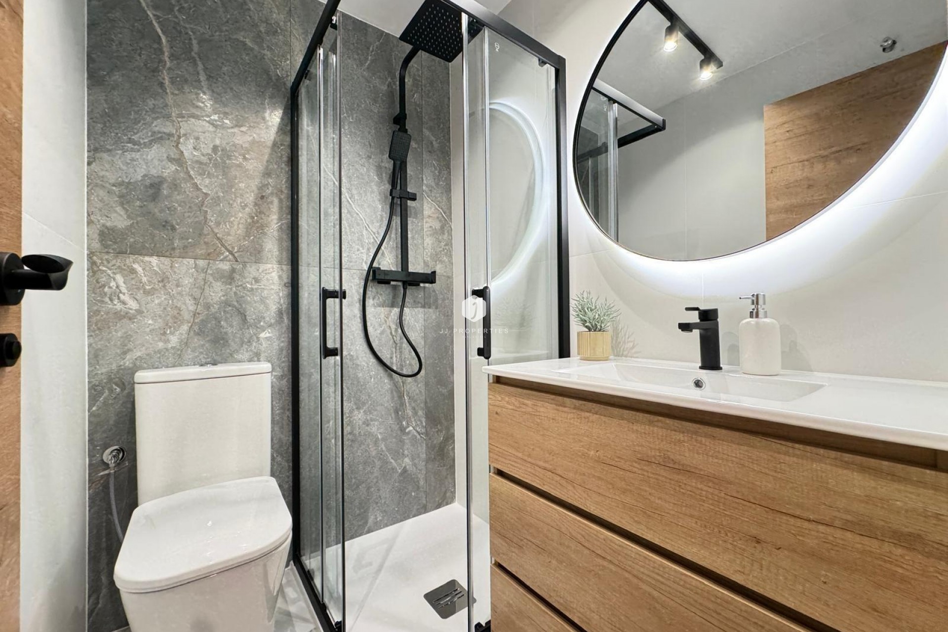 D'occasion - Appartement -
Torrevieja - Playa de los Locos