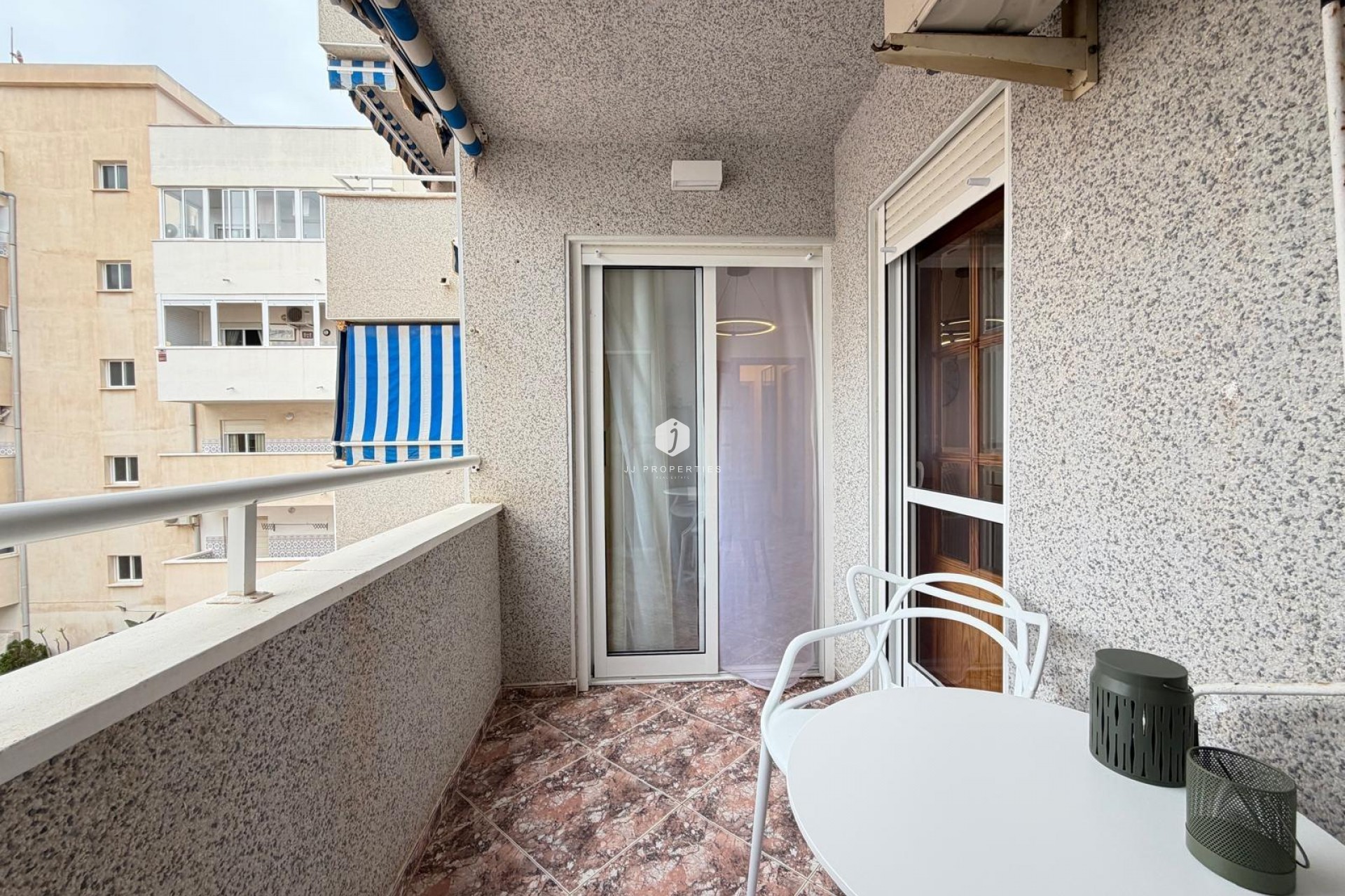 D'occasion - Appartement -
Torrevieja - Playa de los Locos