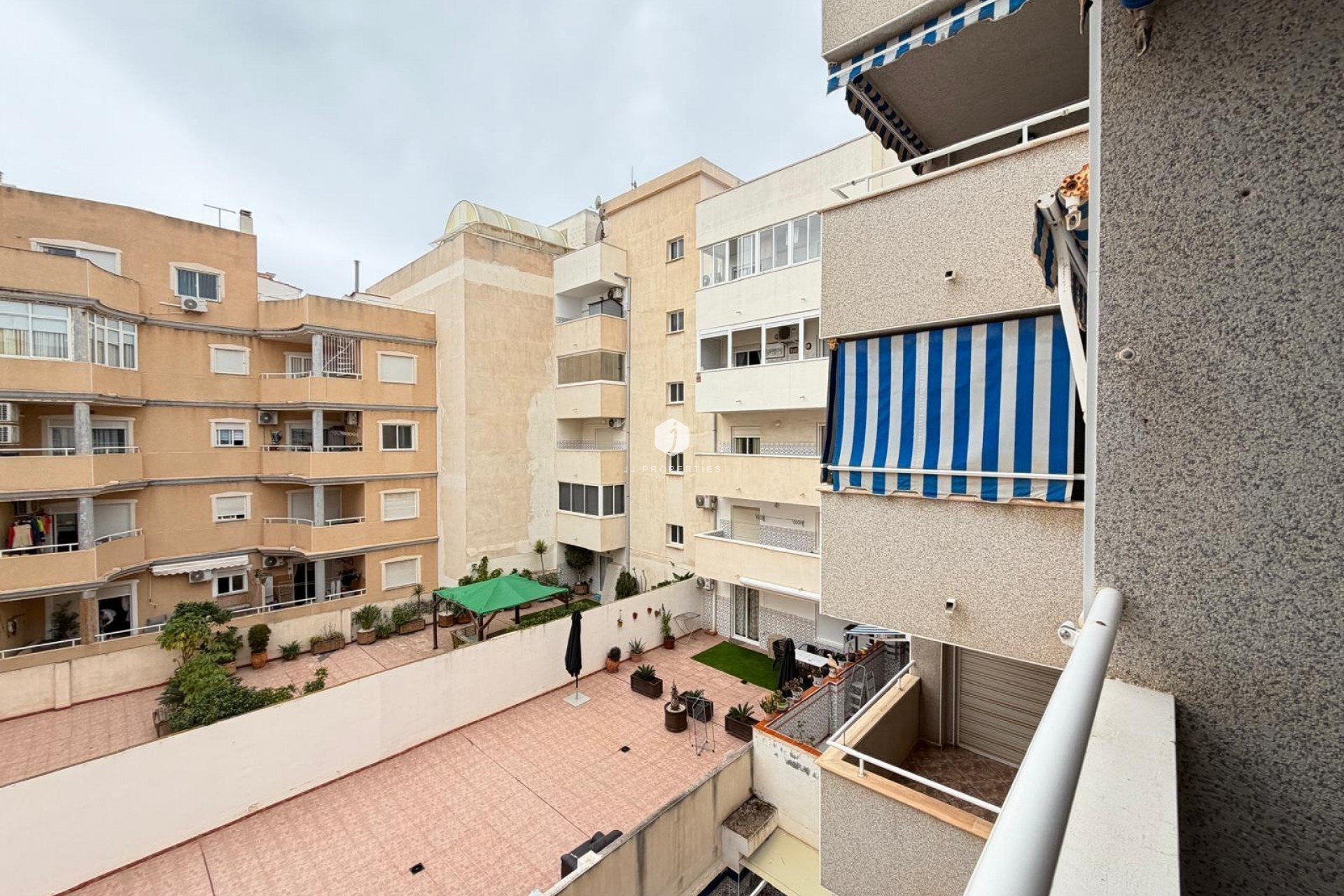 D'occasion - Appartement -
Torrevieja - Playa de los Locos