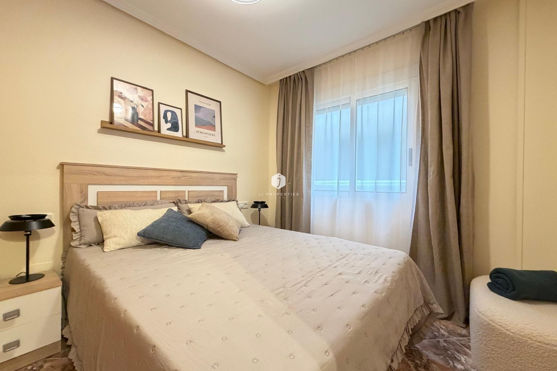 D'occasion - Appartement -
Torrevieja - Playa de los Locos