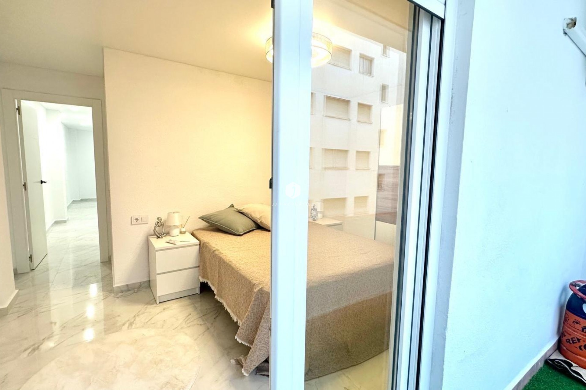 D'occasion - Appartement -
Torrevieja - Playa del Cura