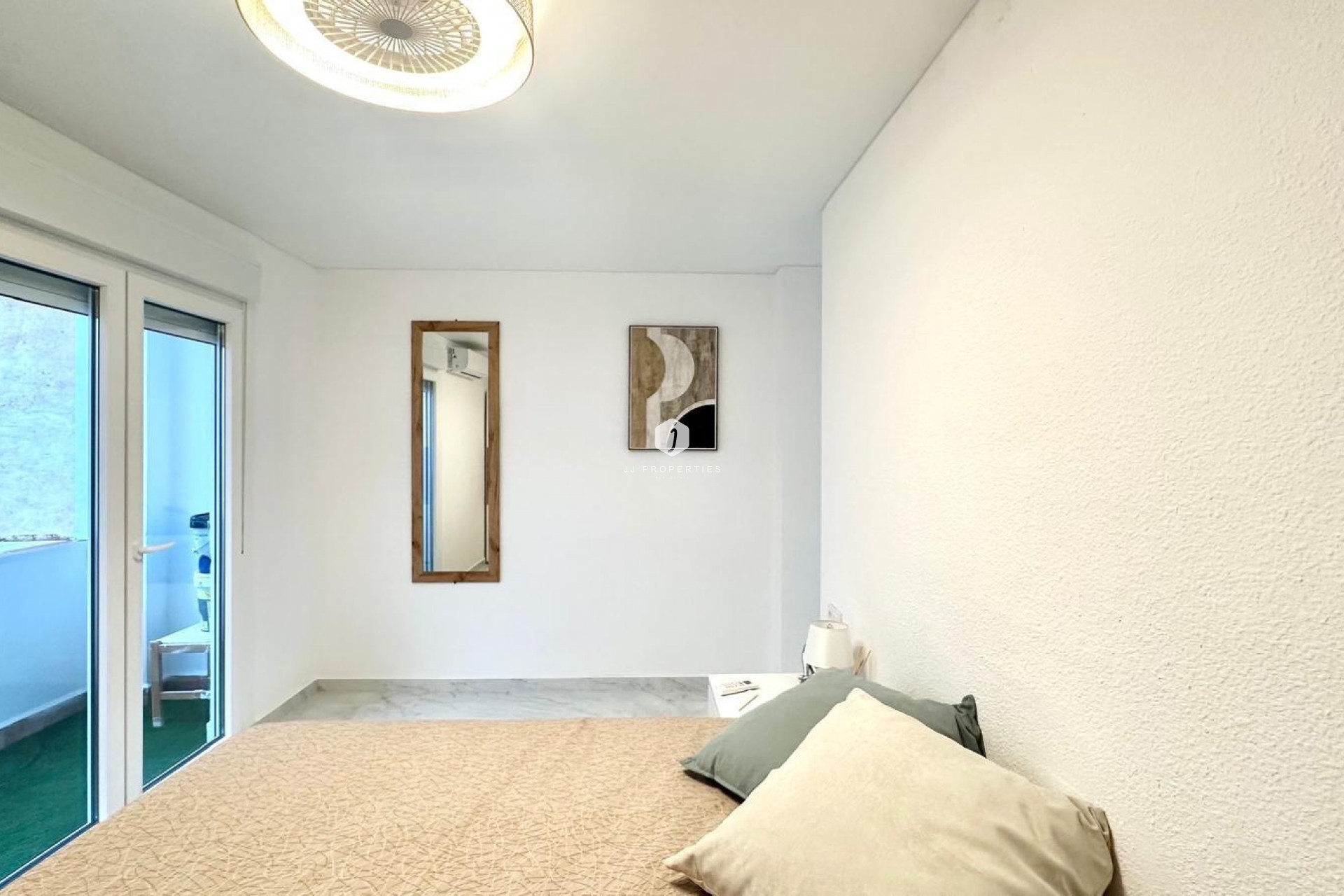 D'occasion - Appartement -
Torrevieja - Playa del Cura