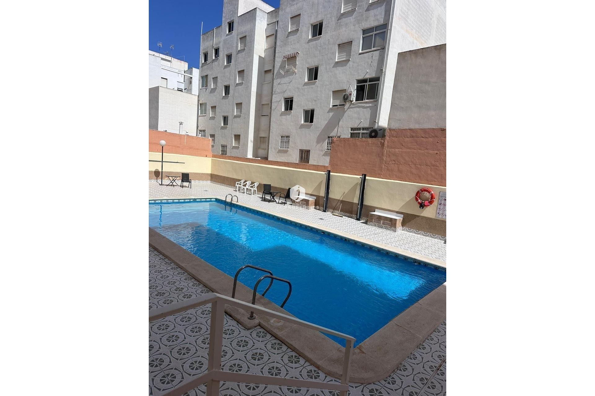 D'occasion - Appartement -
Torrevieja - Playa del Cura