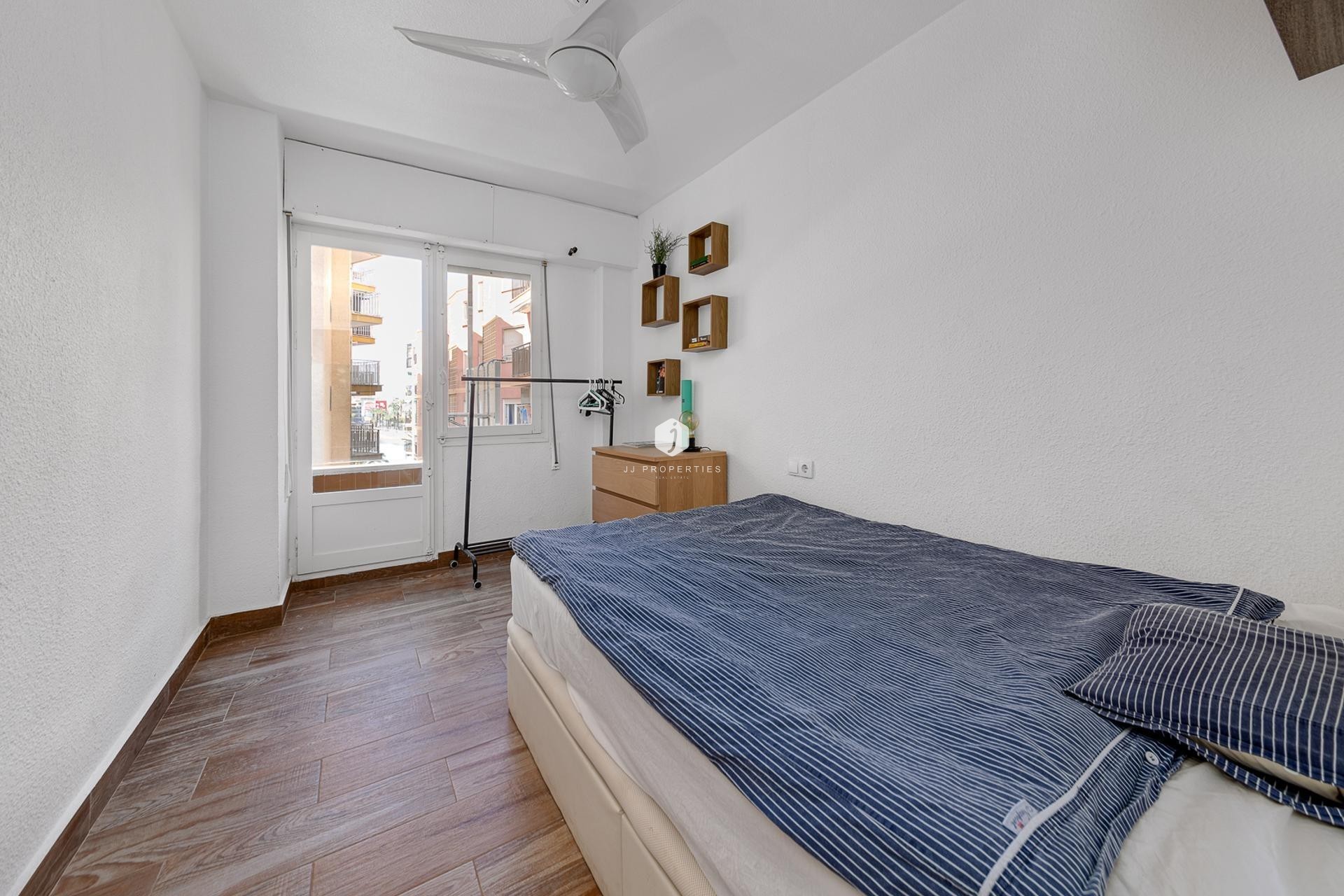 D'occasion - Appartement -
Torrevieja - Playa del Cura