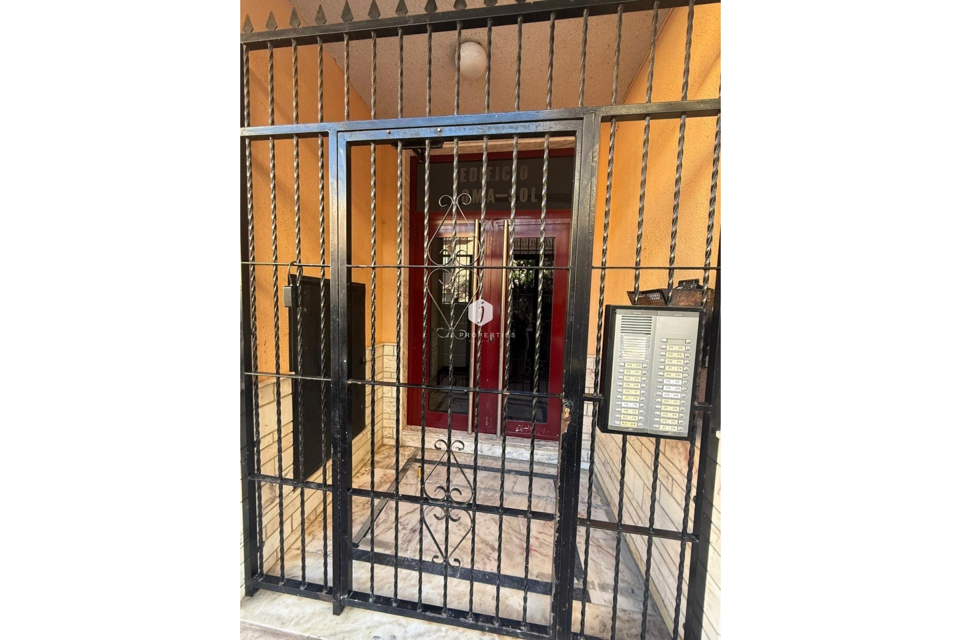 D'occasion - Appartement -
Torrevieja - Playa del Cura