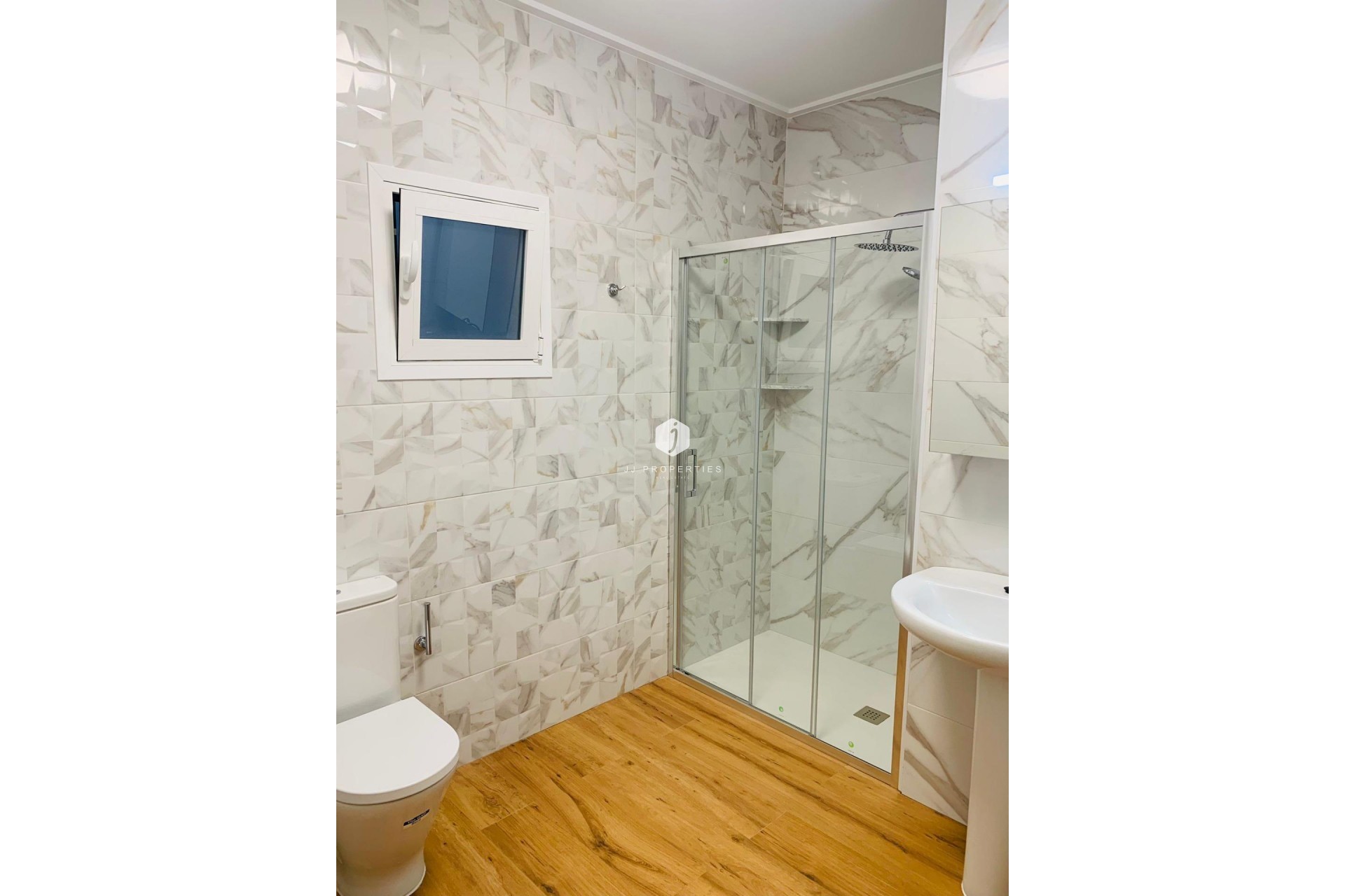 D'occasion - Appartement -
Torrevieja - Playa del Cura