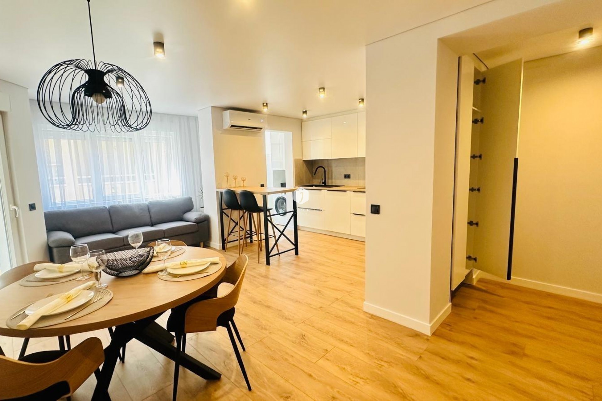 D'occasion - Appartement -
Torrevieja - Playa del Cura