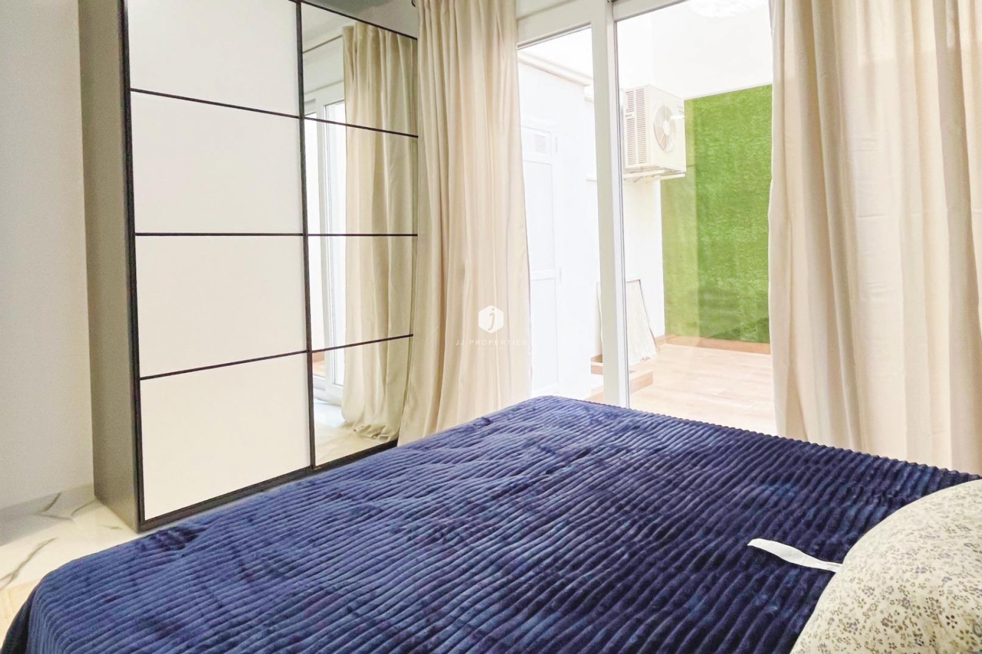 D'occasion - Appartement -
Torrevieja - Playa del Cura