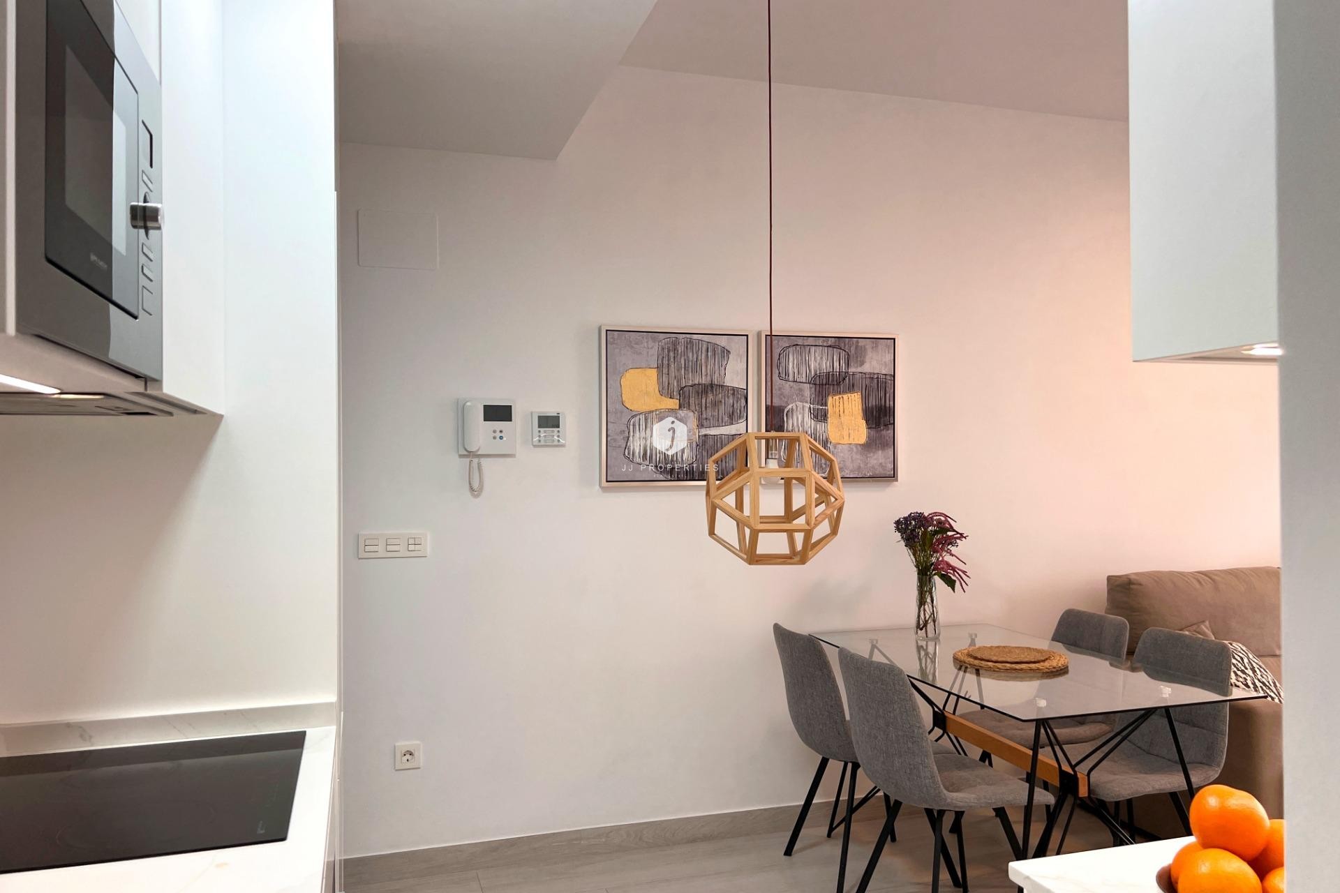 D'occasion - Appartement -
Torrevieja - Playa del Cura