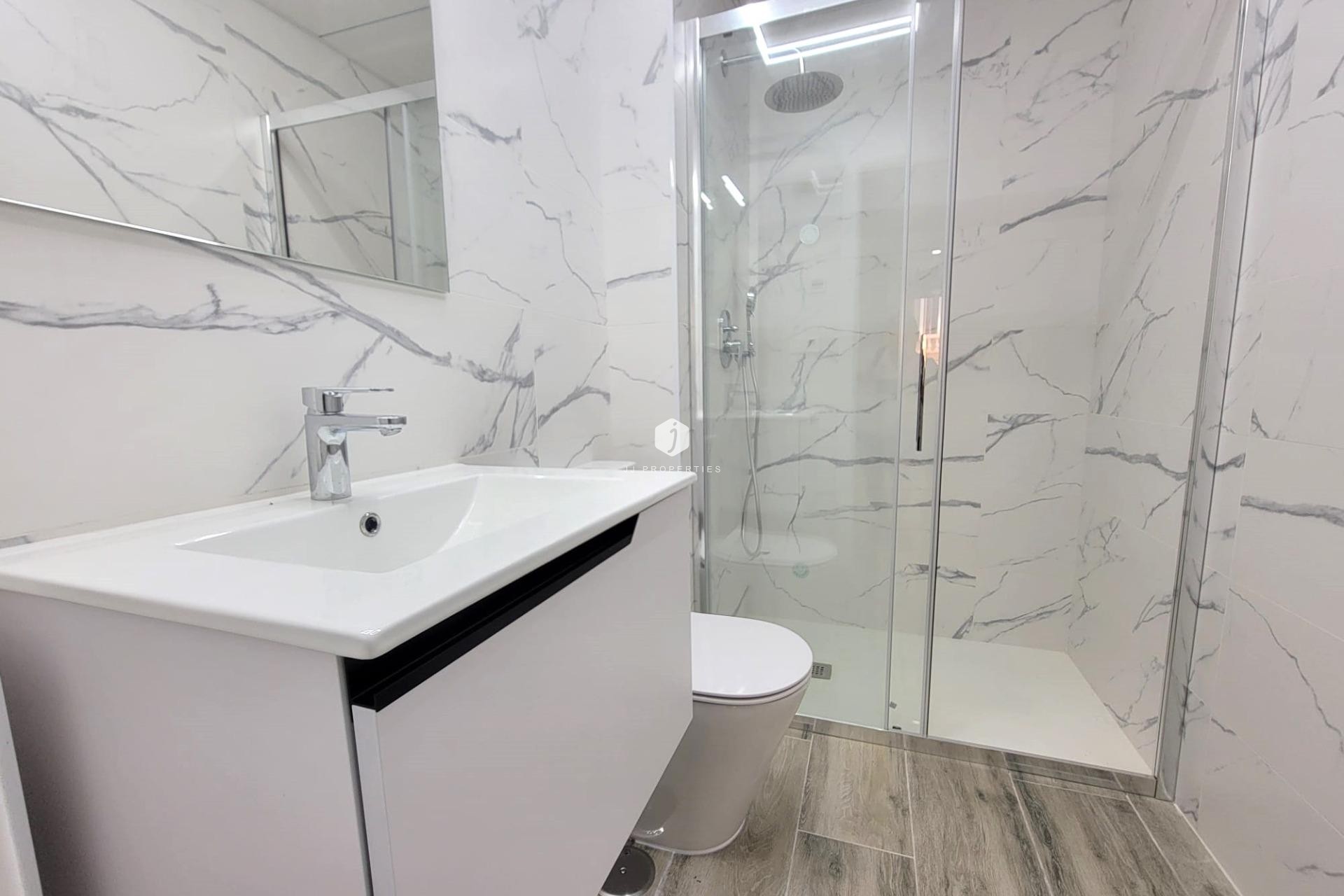 D'occasion - Appartement -
Torrevieja - Playa del Cura