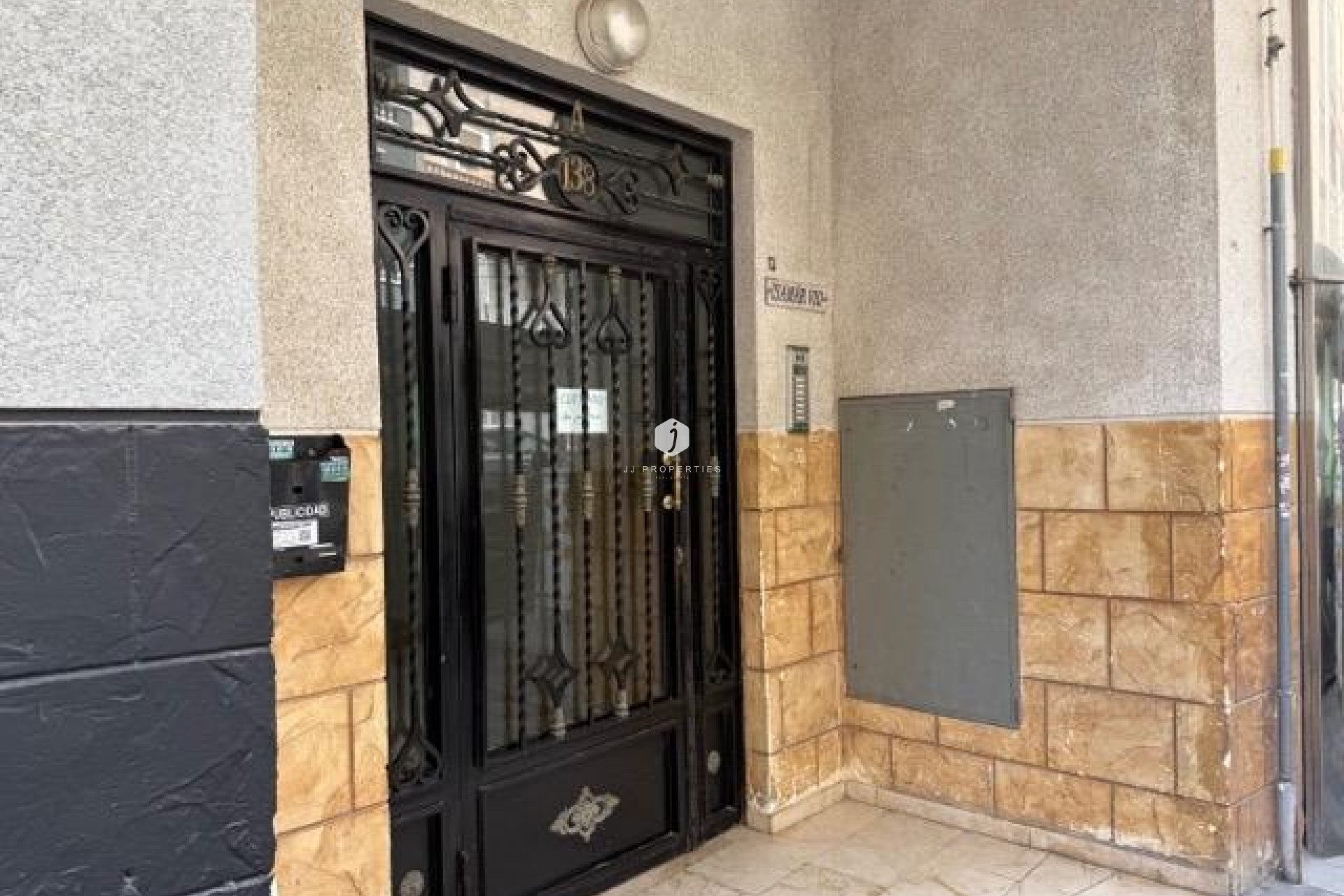 D'occasion - Appartement -
Torrevieja - Playa del Cura