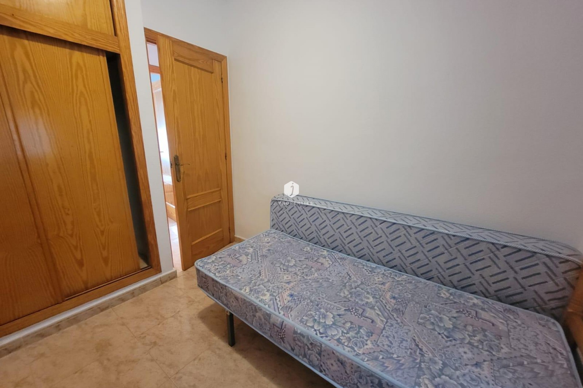 D'occasion - Appartement -
Torrevieja - Playa del Cura