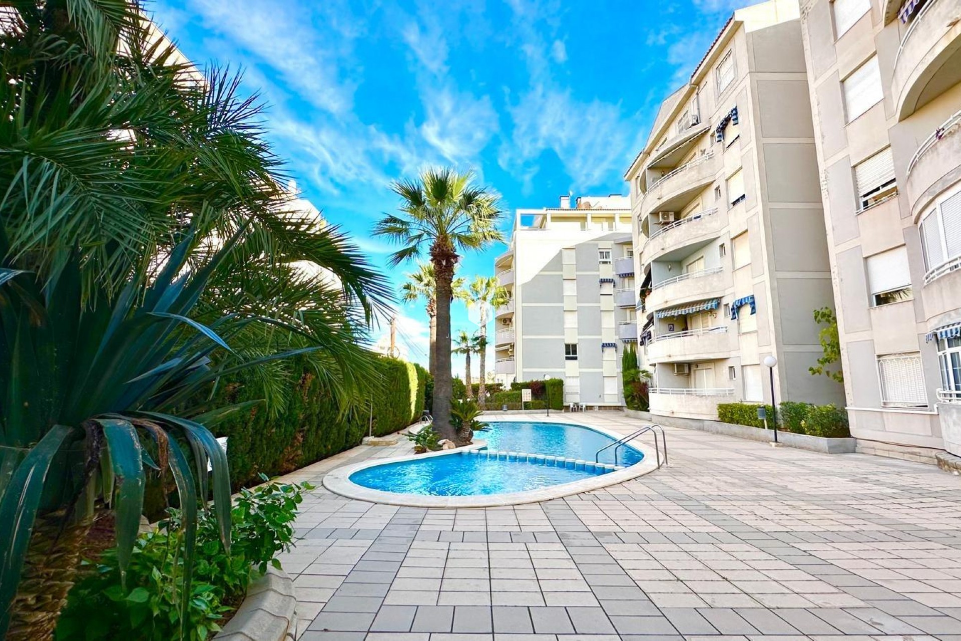 D'occasion - Appartement -
Torrevieja - Playa del Cura