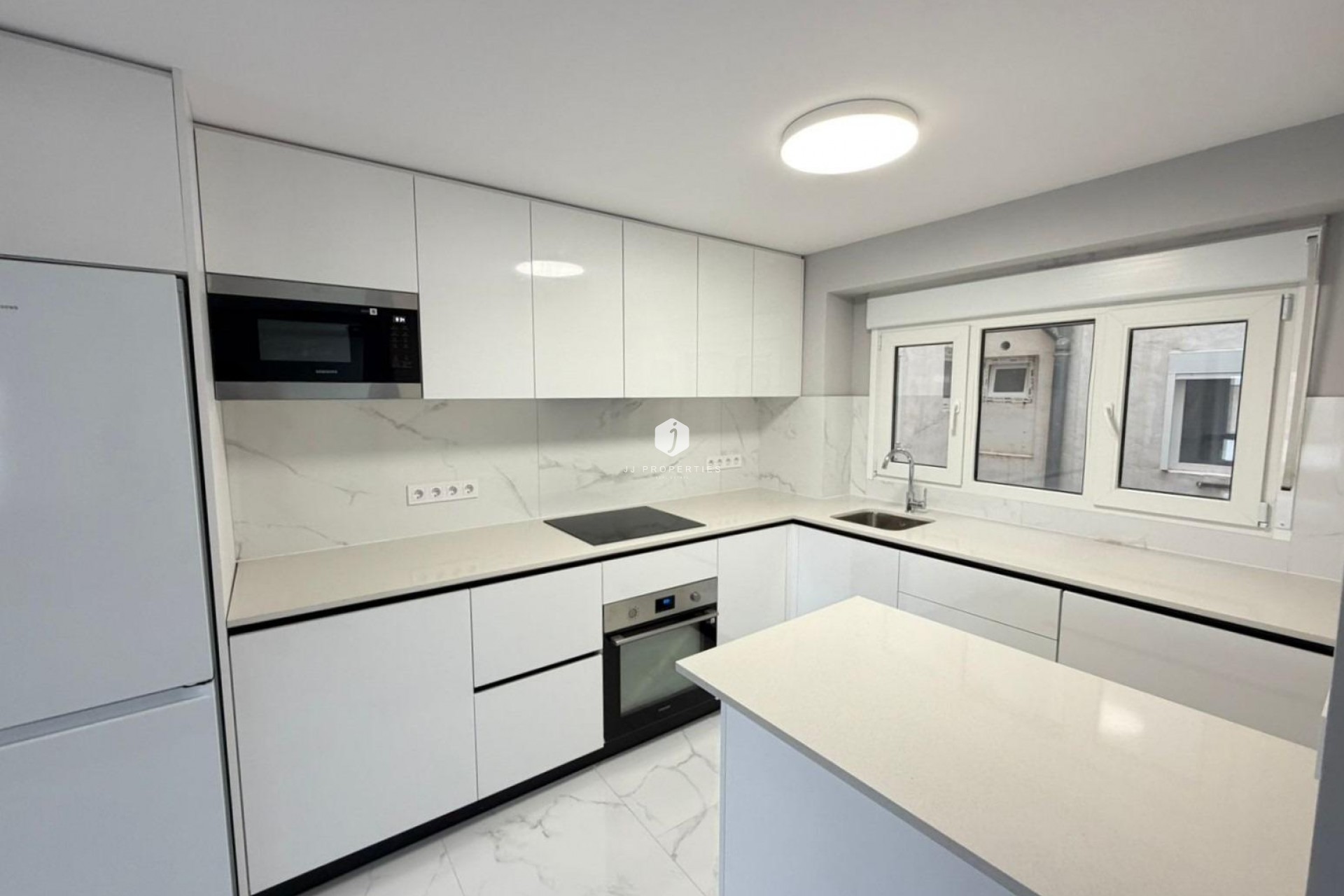 D'occasion - Appartement -
Torrevieja - Playa del Cura