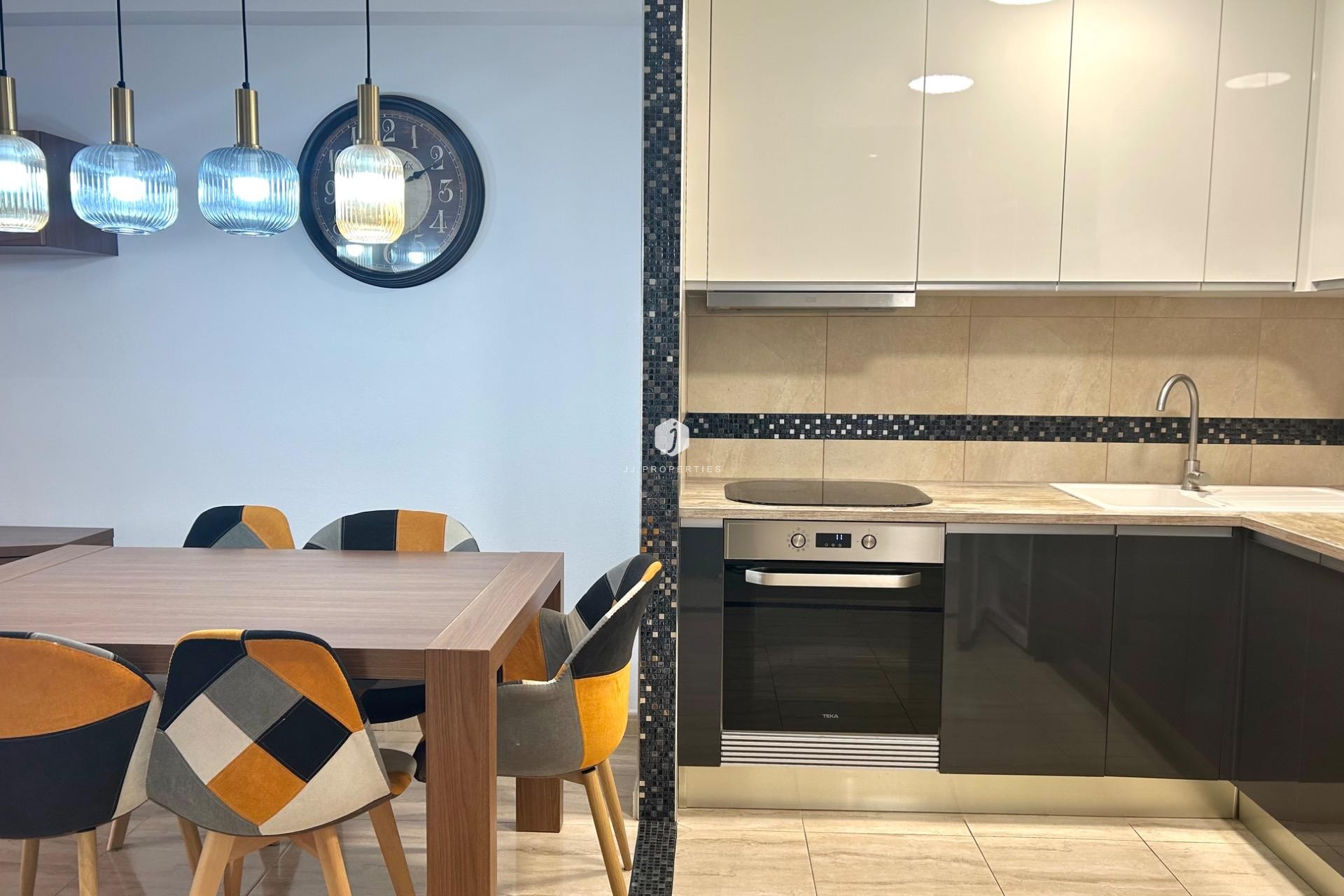 D'occasion - Appartement -
Torrevieja - Playa del Cura