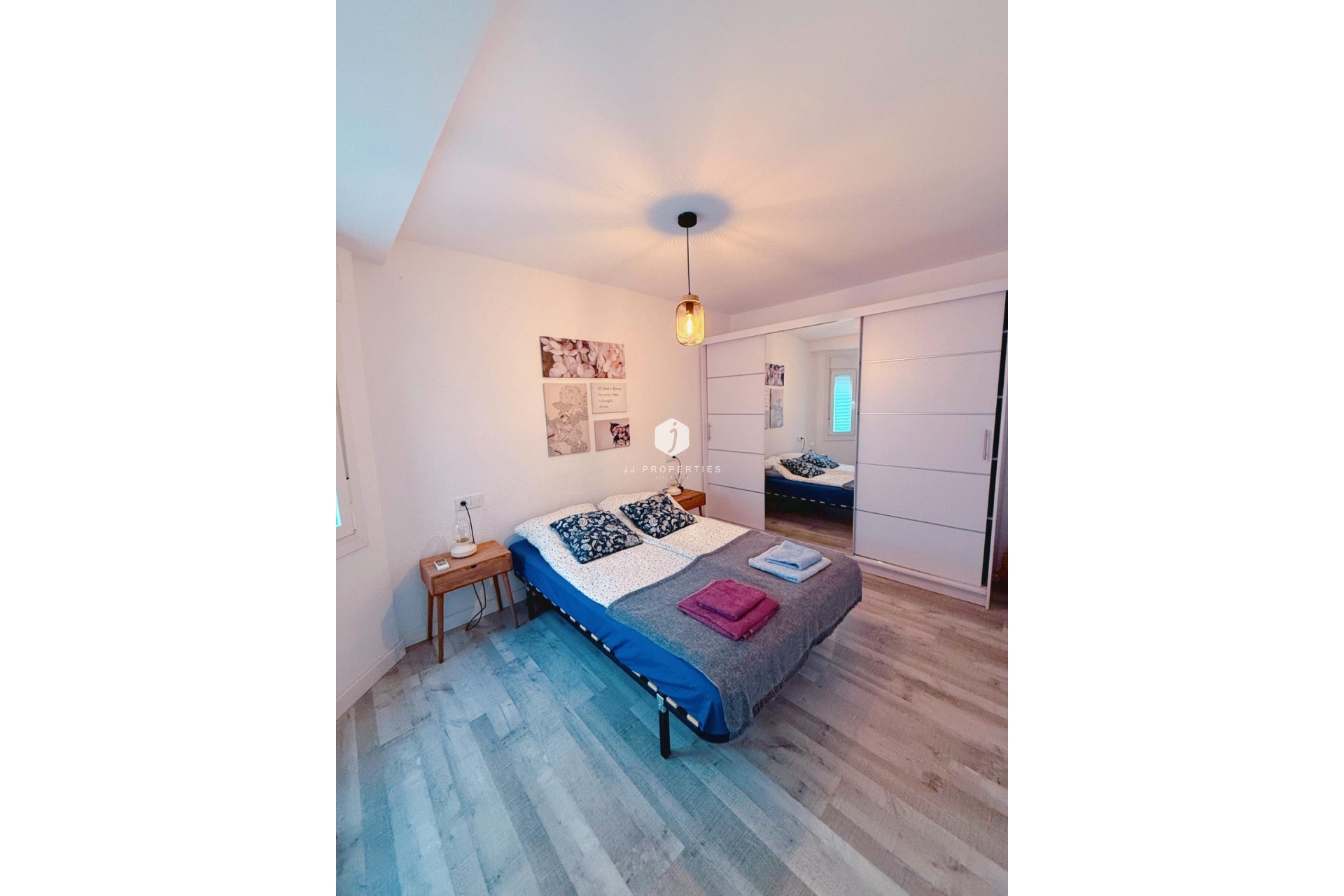 D'occasion - Appartement -
Torrevieja - Playa del Cura