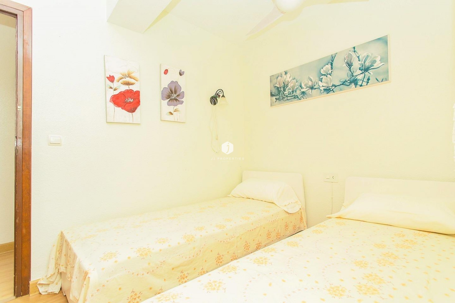 D'occasion - Appartement -
Torrevieja - Playa del Cura