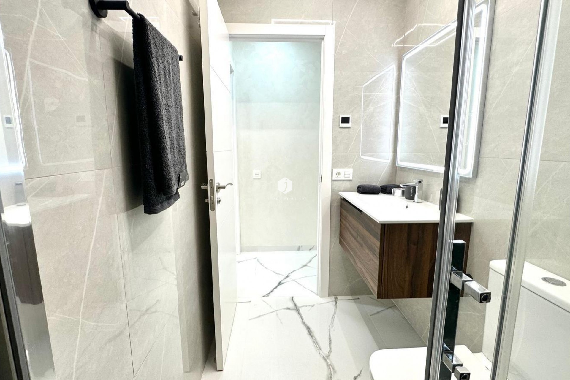 D'occasion - Appartement -
Torrevieja - Playa del Cura