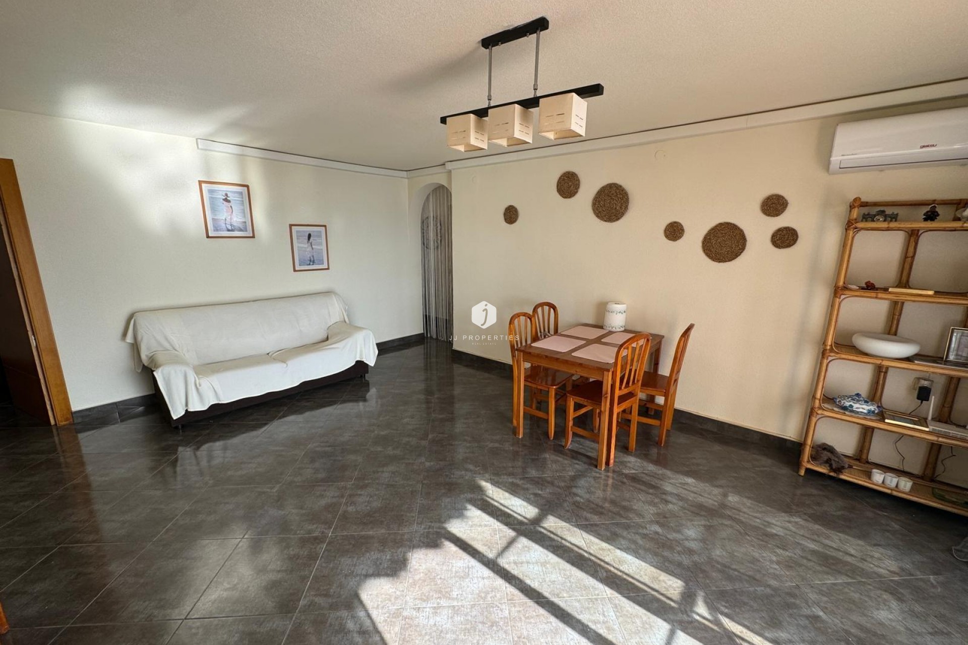 D'occasion - Appartement -
Torrevieja - Playa del Cura