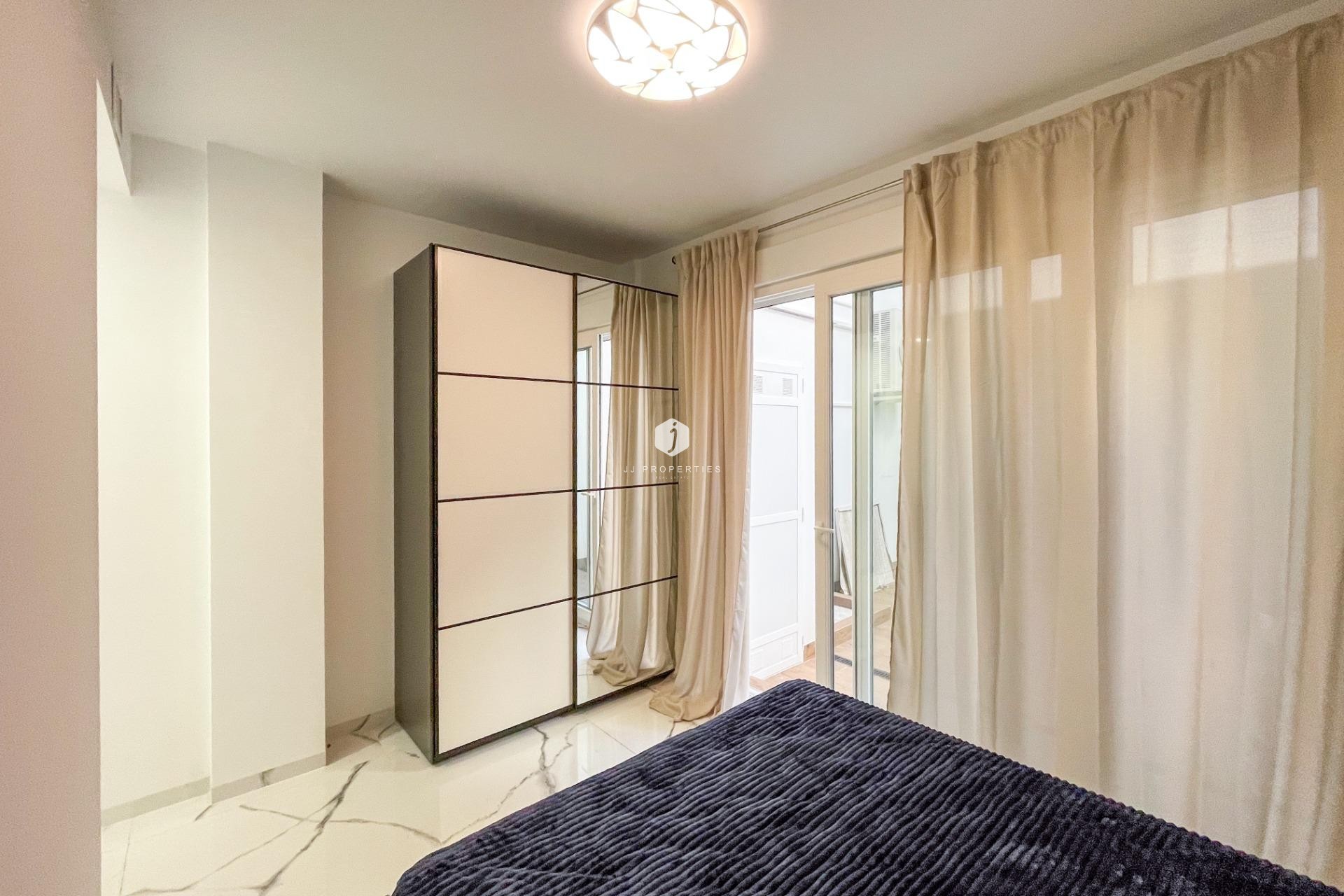 D'occasion - Appartement -
Torrevieja - Playa del Cura