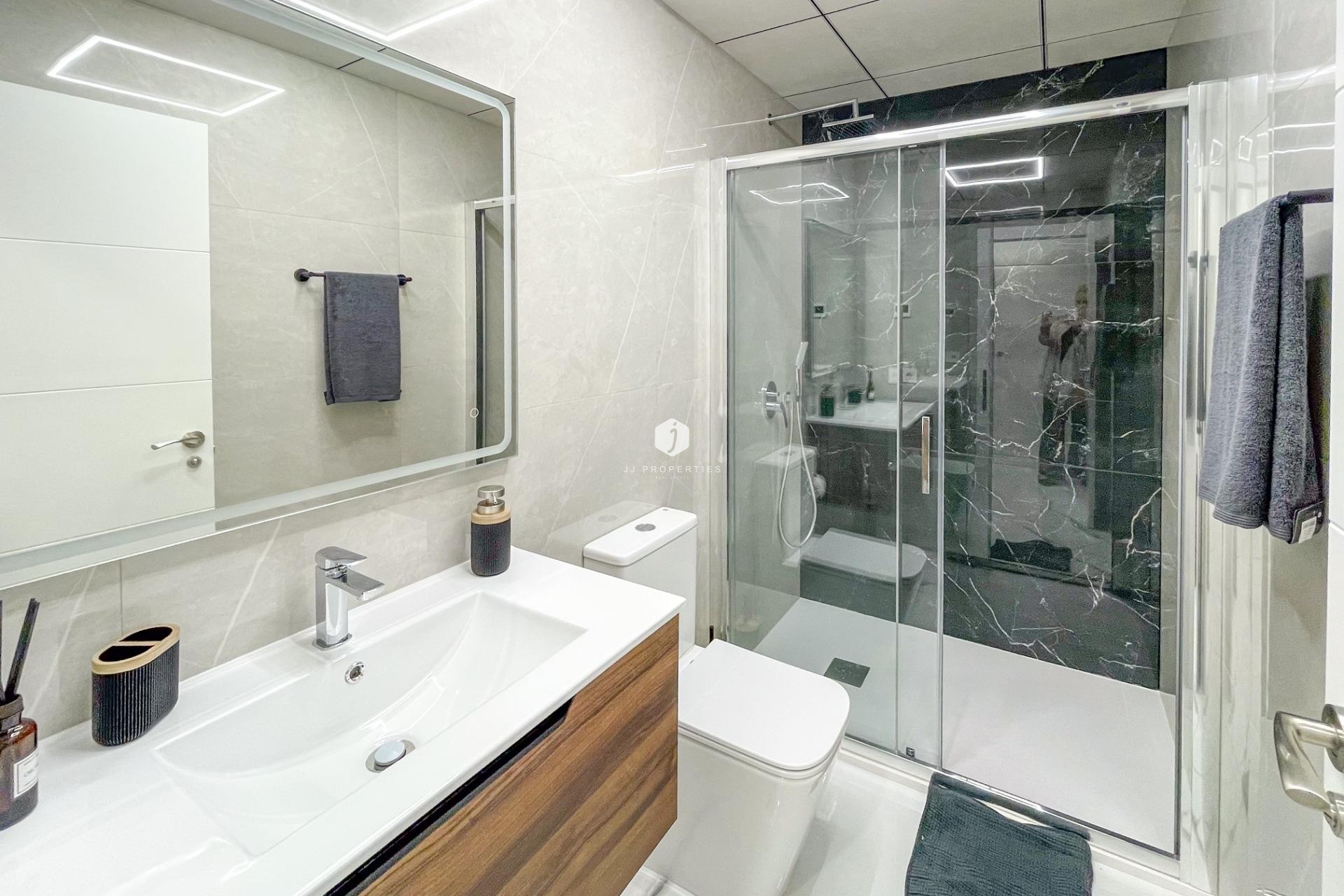 D'occasion - Appartement -
Torrevieja - Playa del Cura