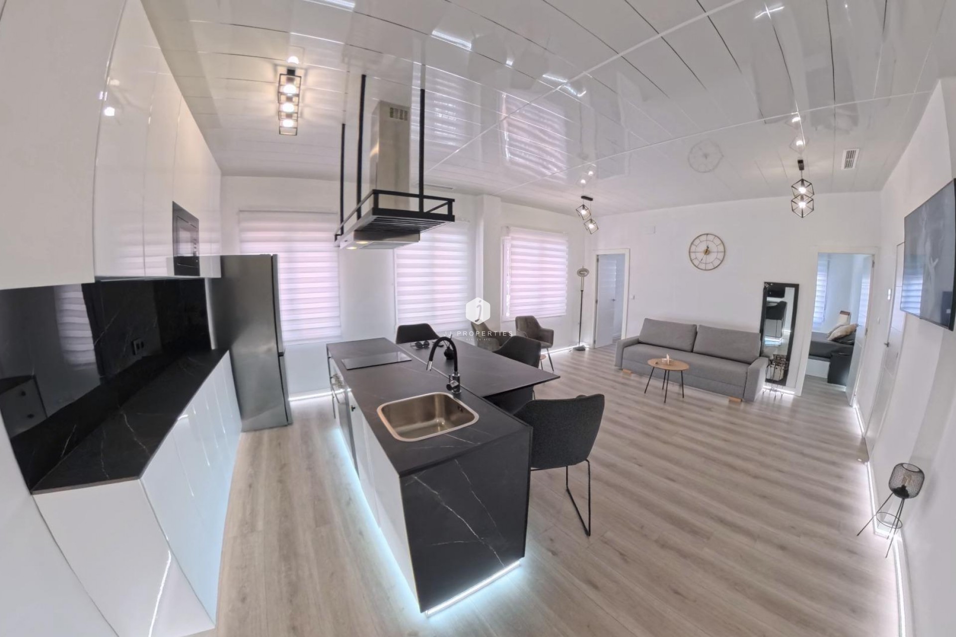 D'occasion - Appartement -
Torrevieja - Playa del Cura